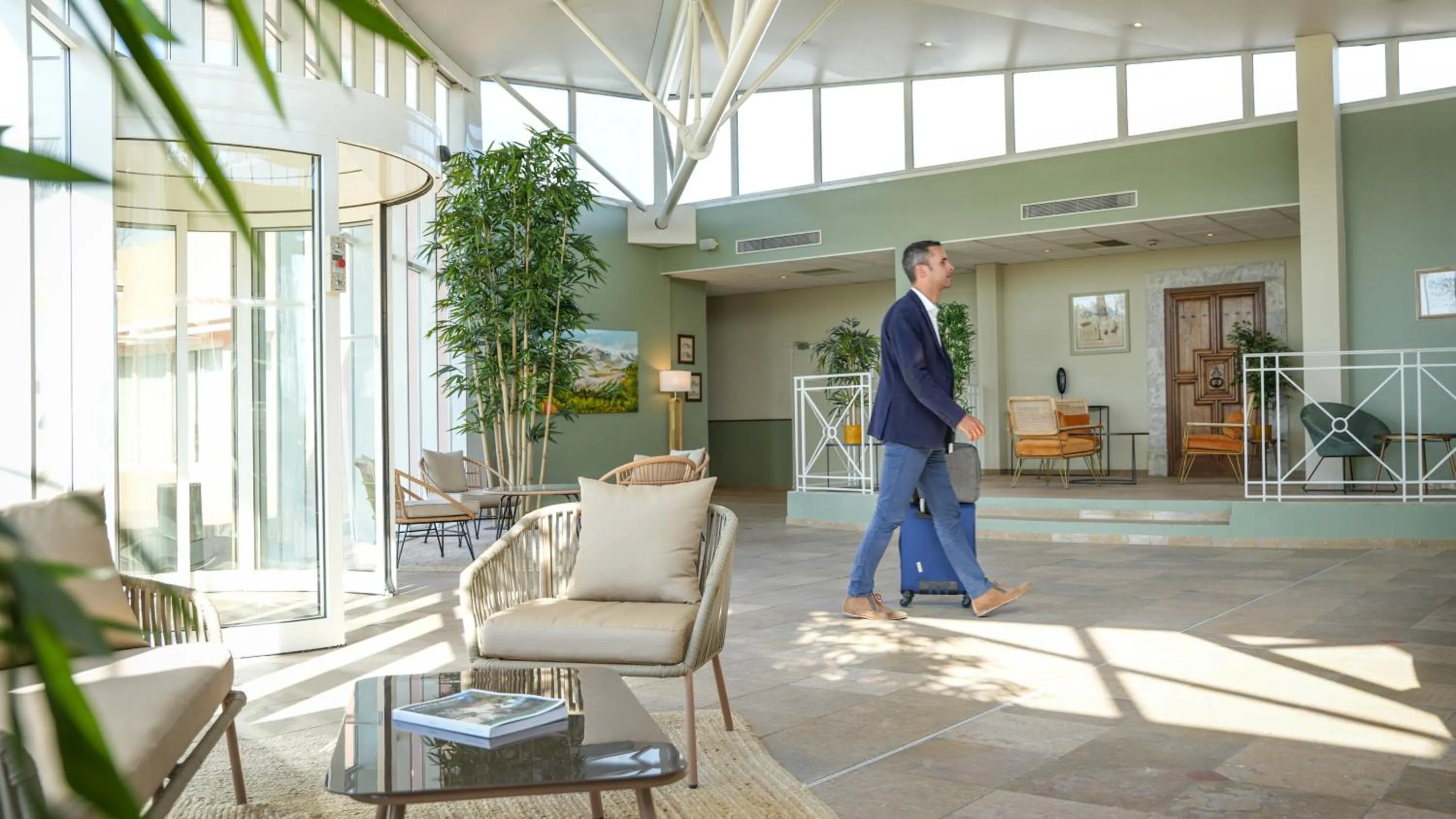 Lobby or reception in Hôtel Mount Venturi - Aix-En-Provence Sainte-Victoire - Bar & Restaurant & Padel