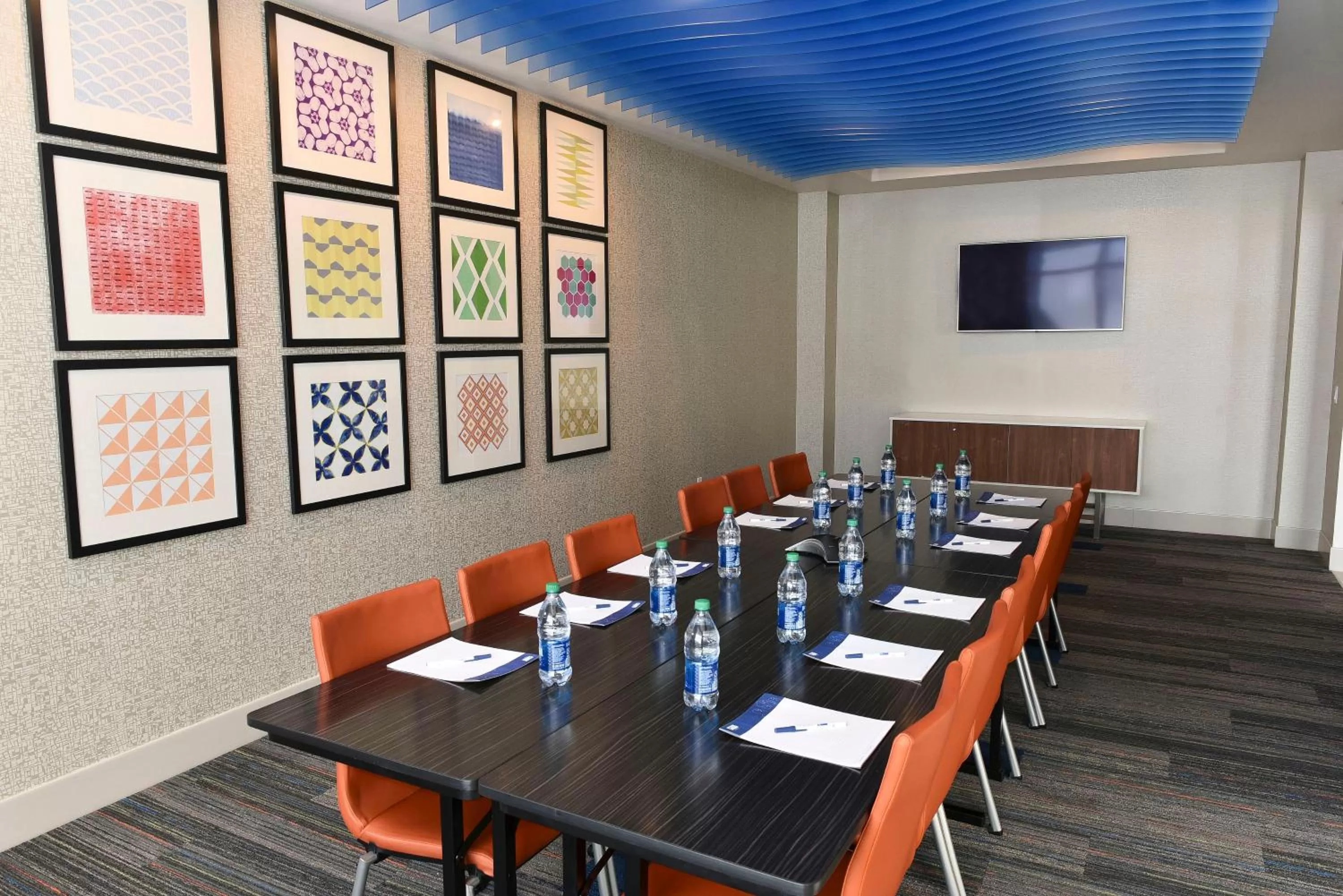 Meeting/conference room in Holiday Inn Express & Suites - Madisonville by IHG