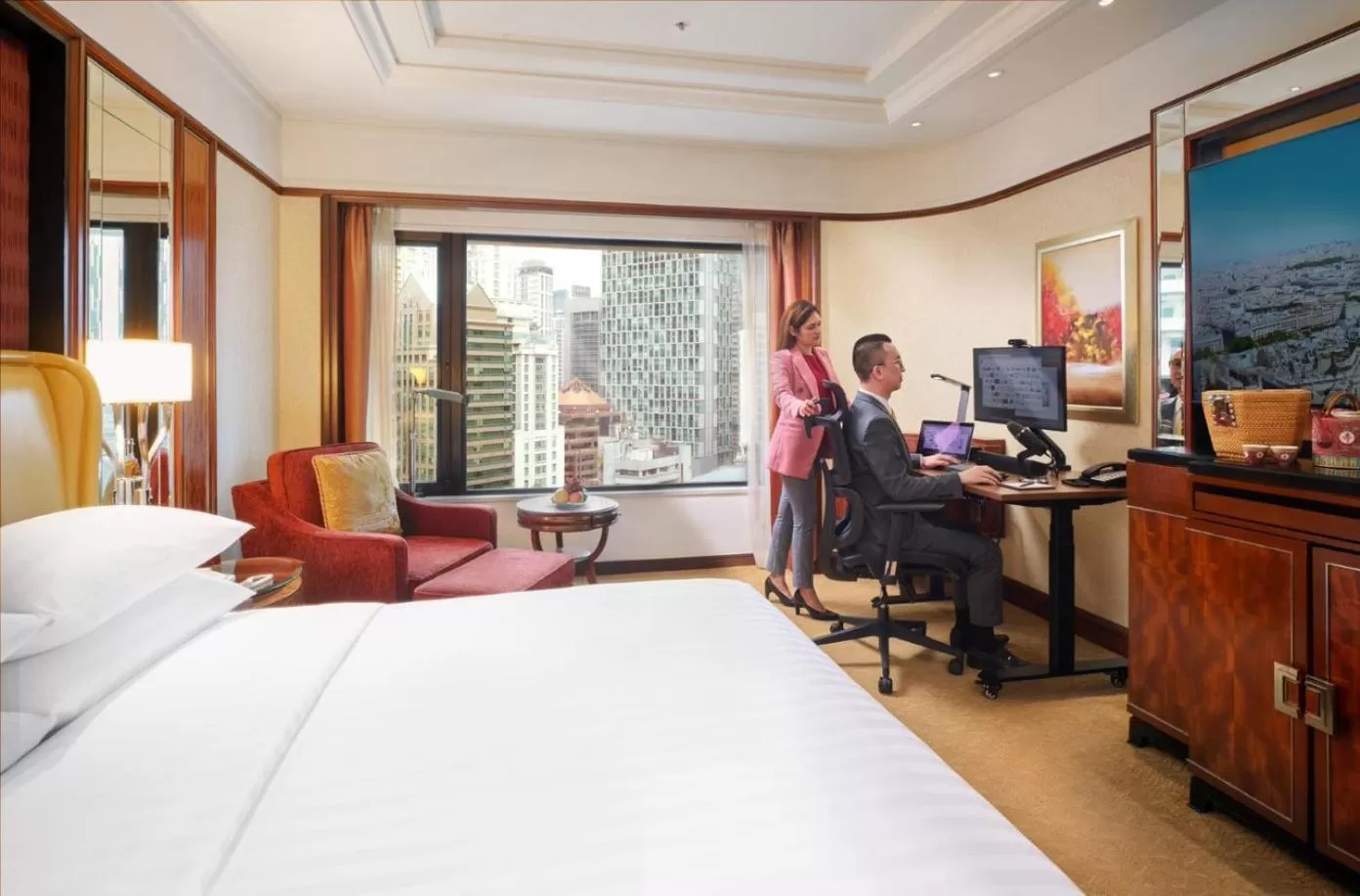 TV and multimedia, Bed in Shangri-La Kuala Lumpur