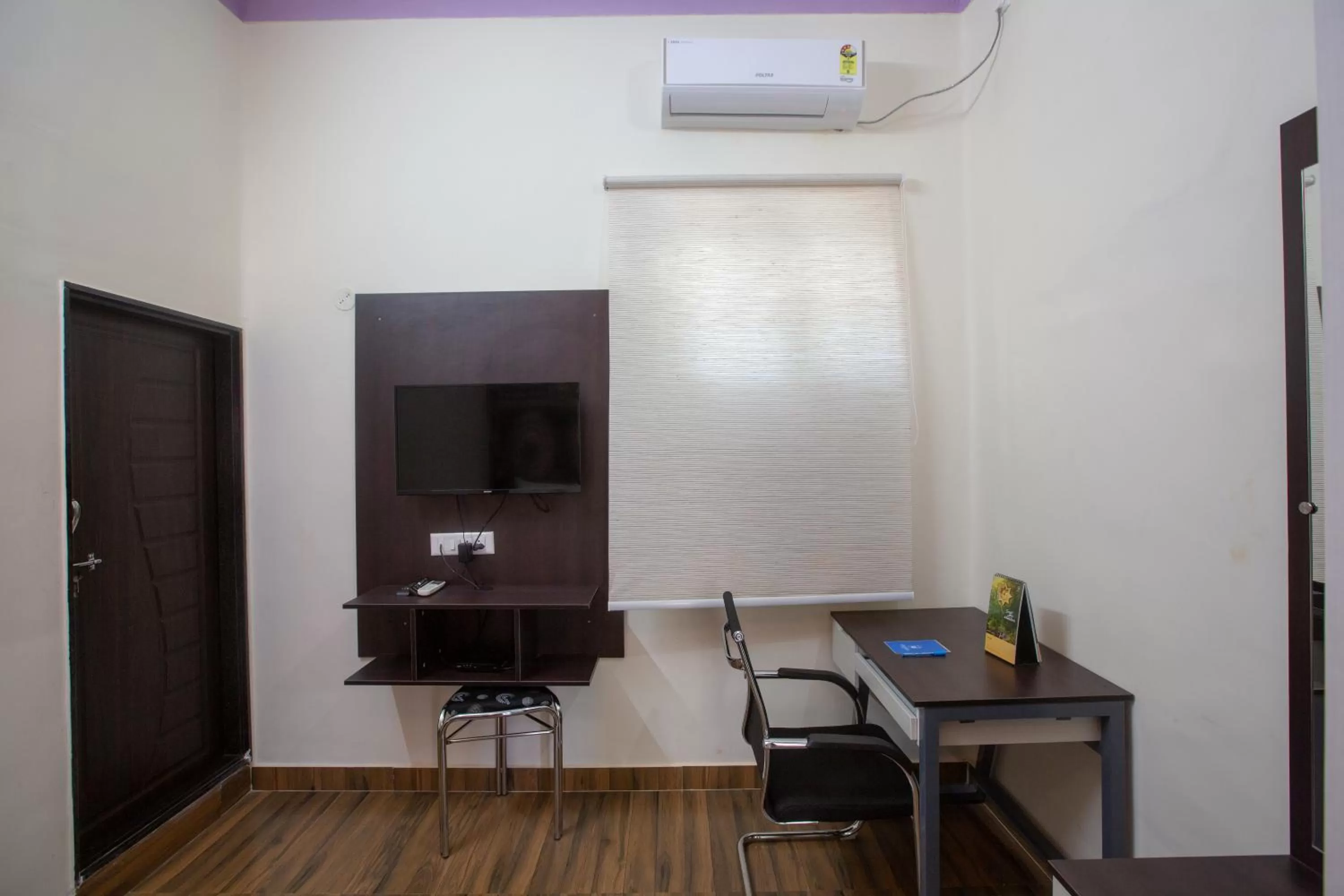 TV/Entertainment Center in KSTDC Hotel Mayura Vijayanagara TB Dam