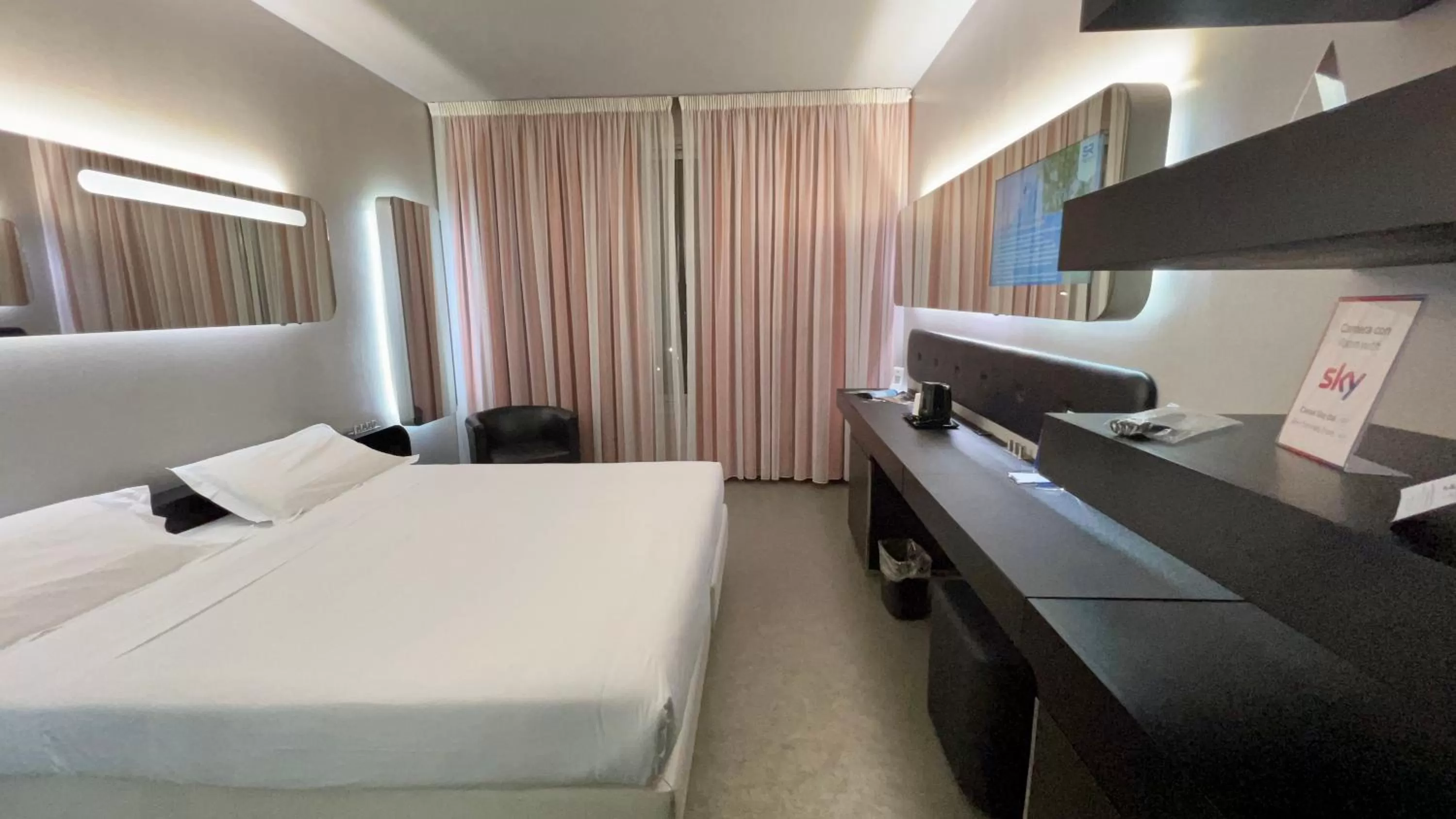 Bedroom, Bed in San Ranieri Hotel