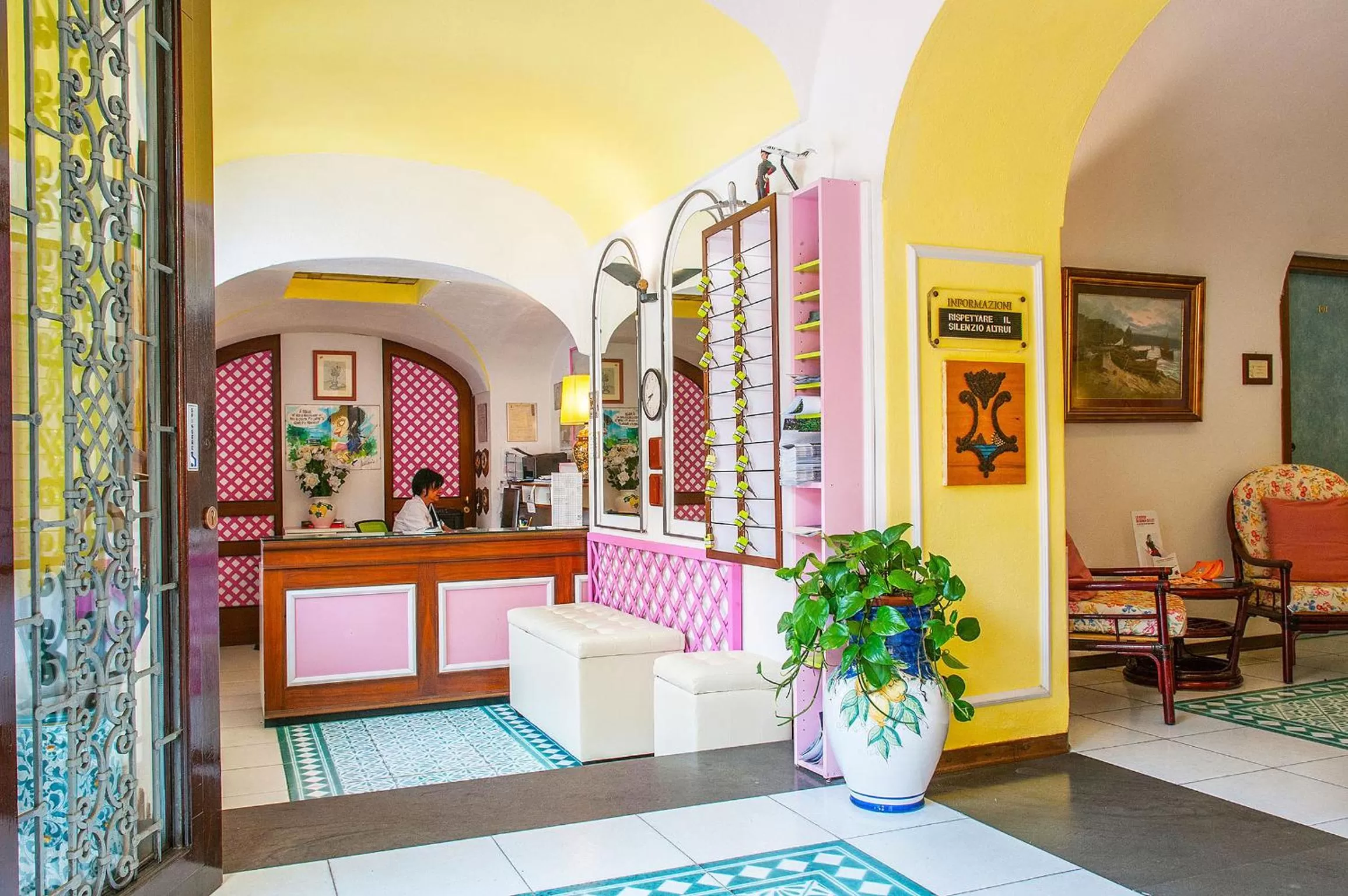 Facade/entrance in Hotel Annabelle