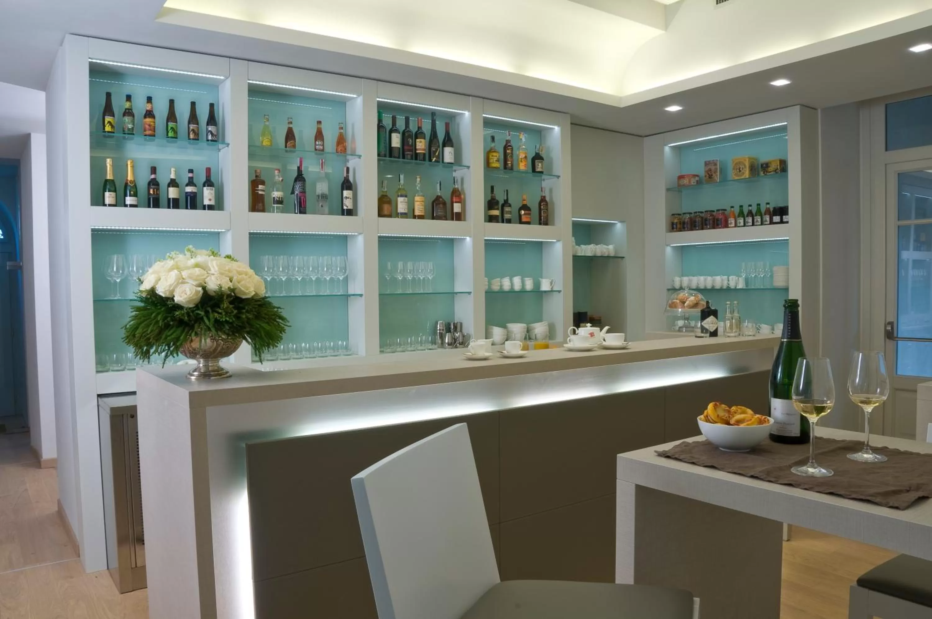 Lounge or bar in Hotel Di Varese