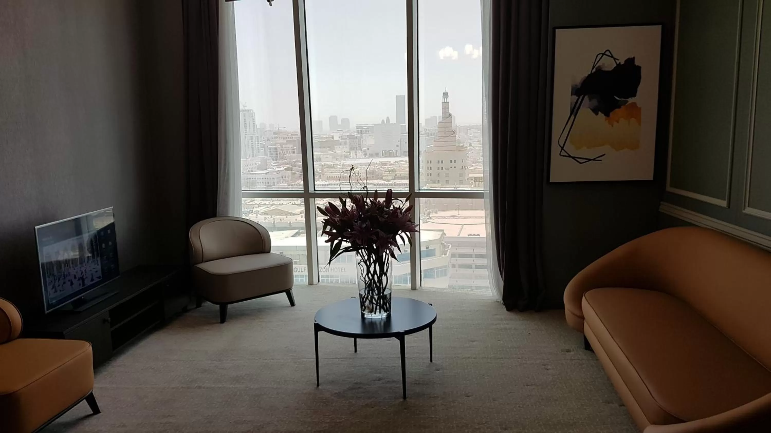 Living room in Horizon Manor Hotel