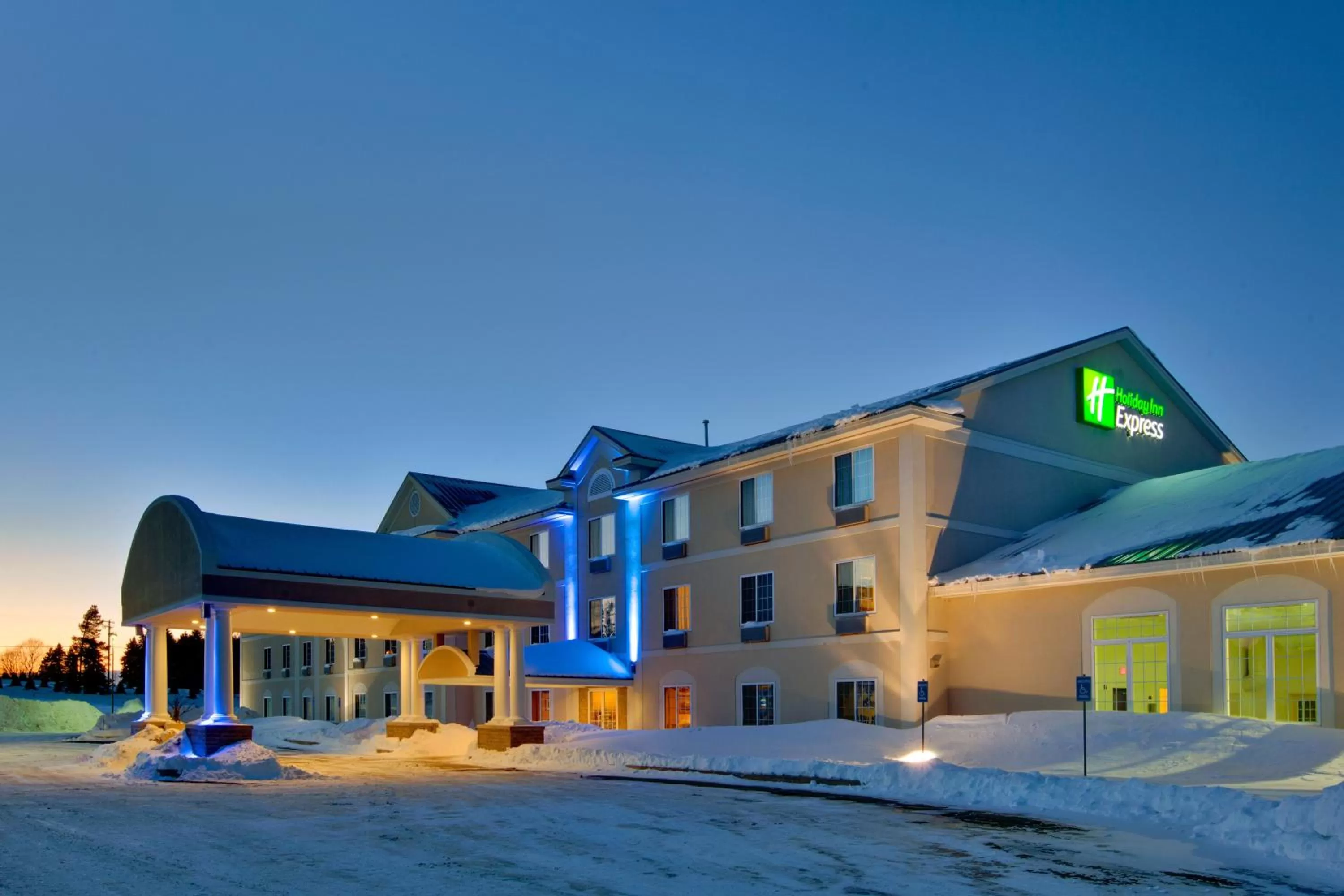 Property building in Holiday Inn Express Hotel & Suites Cadillac by IHG