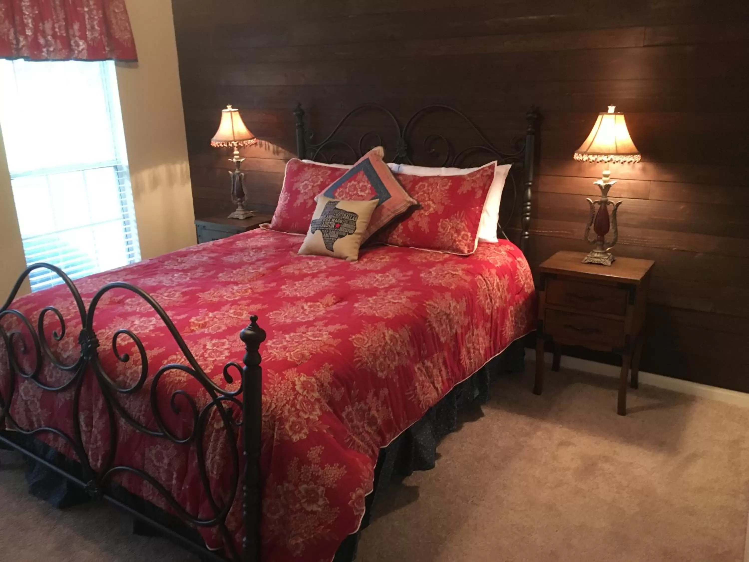 Bed in Maple Creek Bed&Breakfast