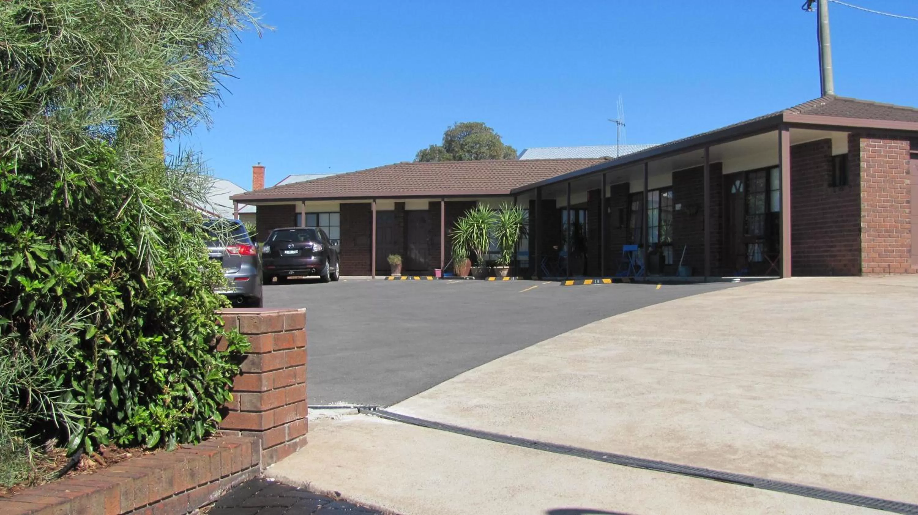 Facade/entrance, Property Building in Bristol Hill Motor Inn