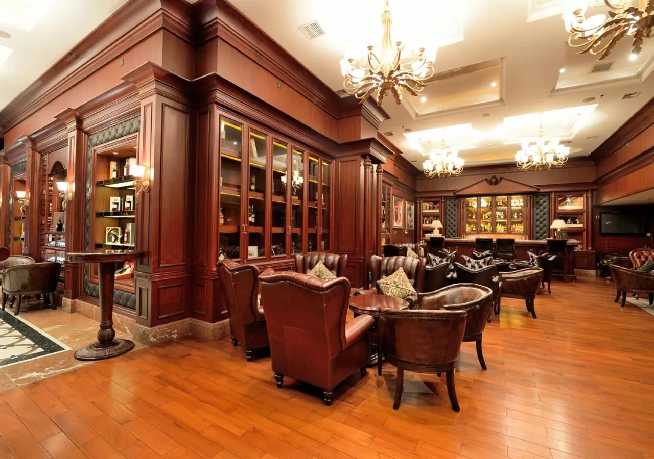 Lounge or bar in Victoria Hotel Guangzhou Zhujiang New Town