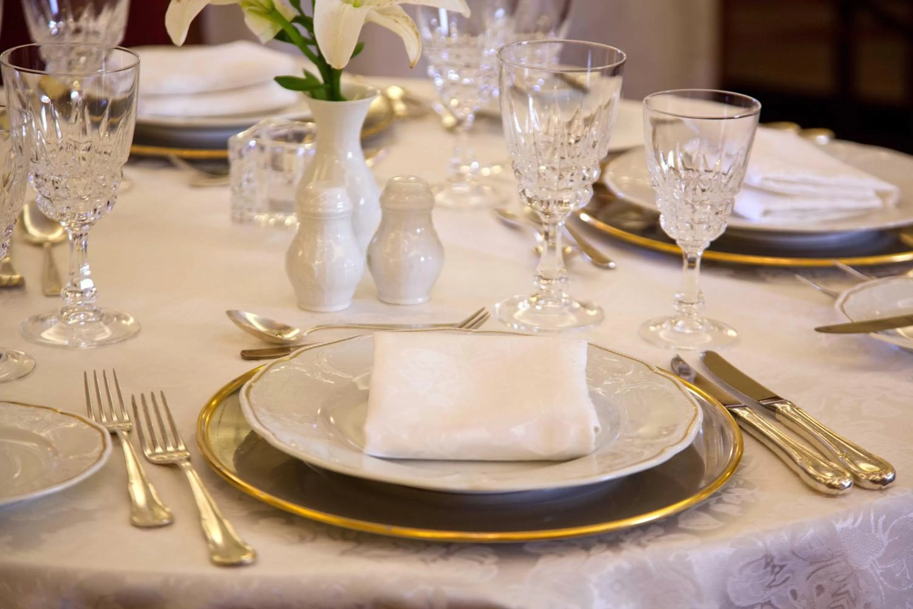 Restaurant/places to eat in Leonardo Plaza Hotel Jerusalem