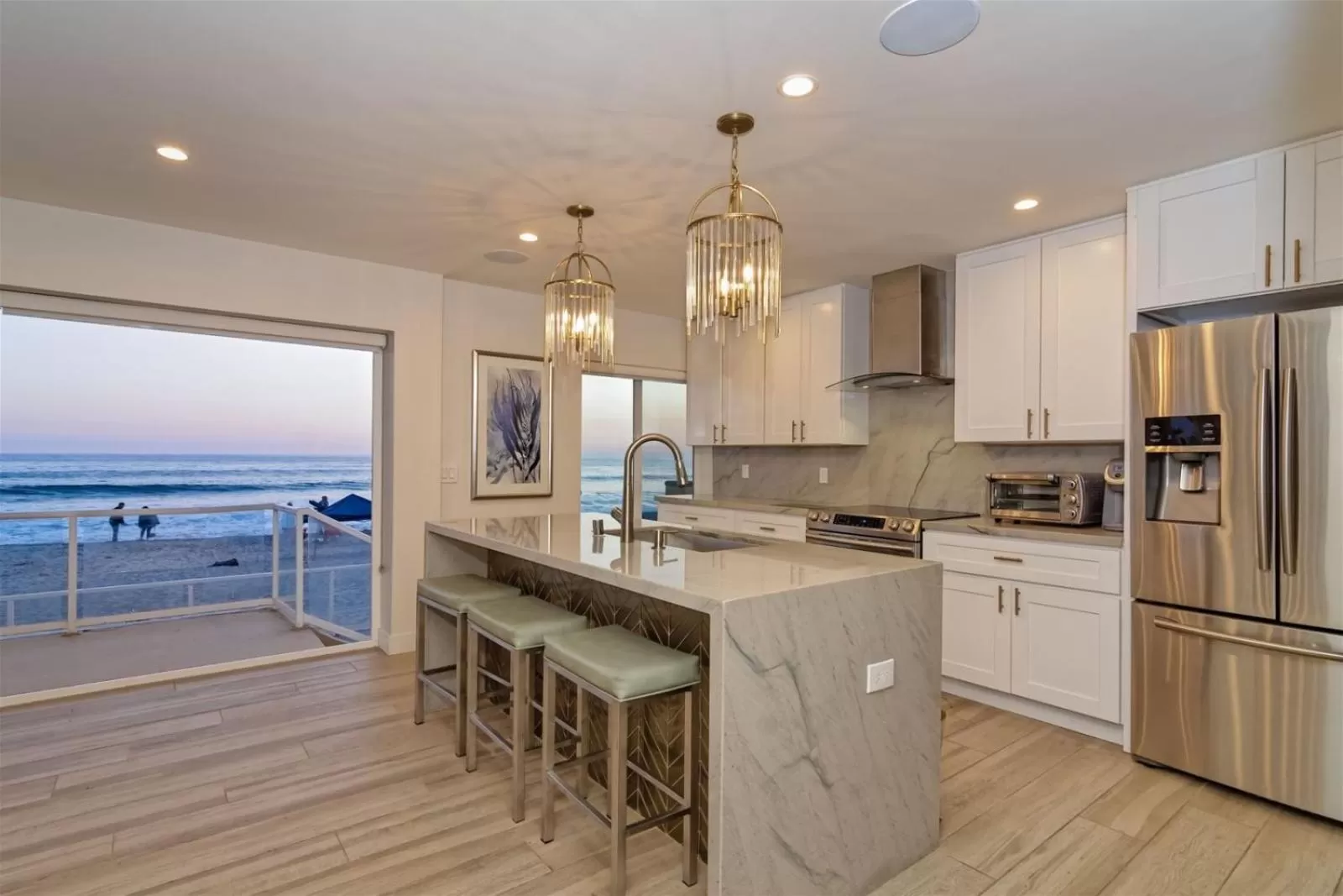 Property building in Ocean Villas Beach Front