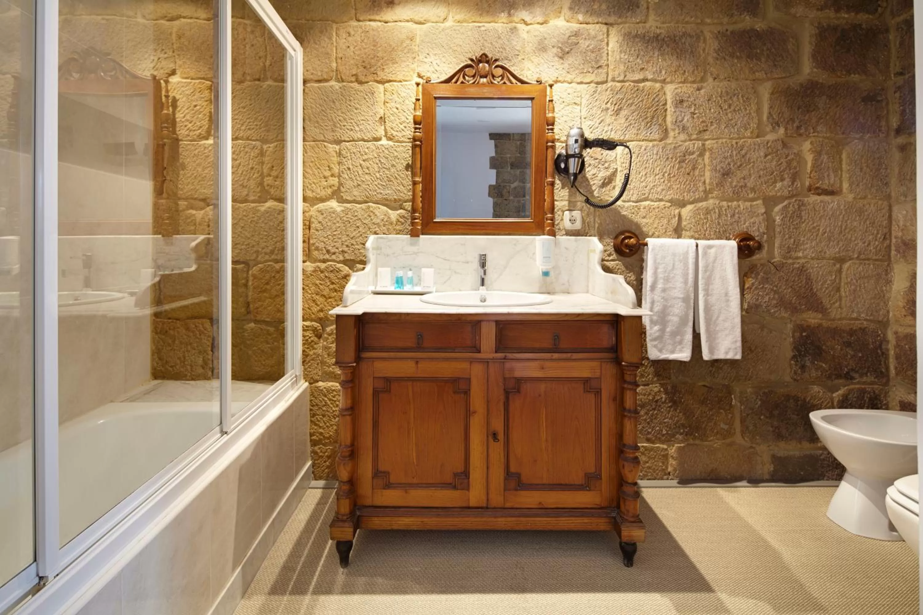 Double Room in Saiaz Getaria Hotela