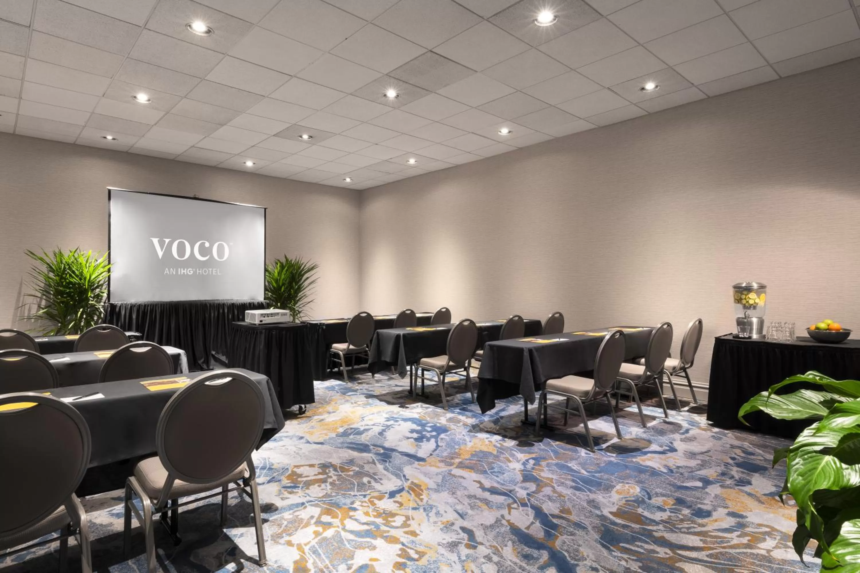 Meeting/conference room in voco Chicago Downtown - Riverwalk by IHG