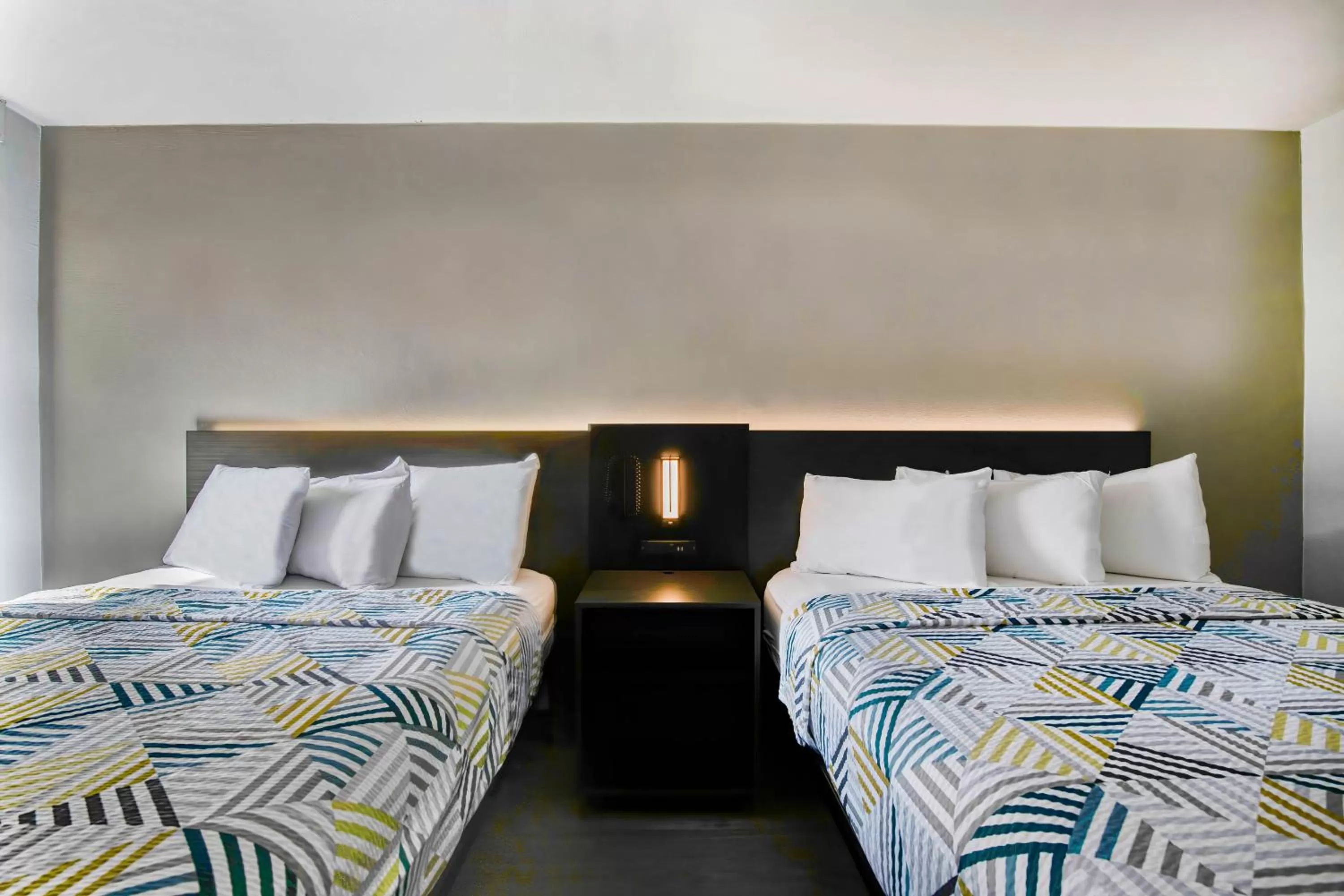 Bedroom, Bed in Motel 6 Atlanta, Ga - Midtown