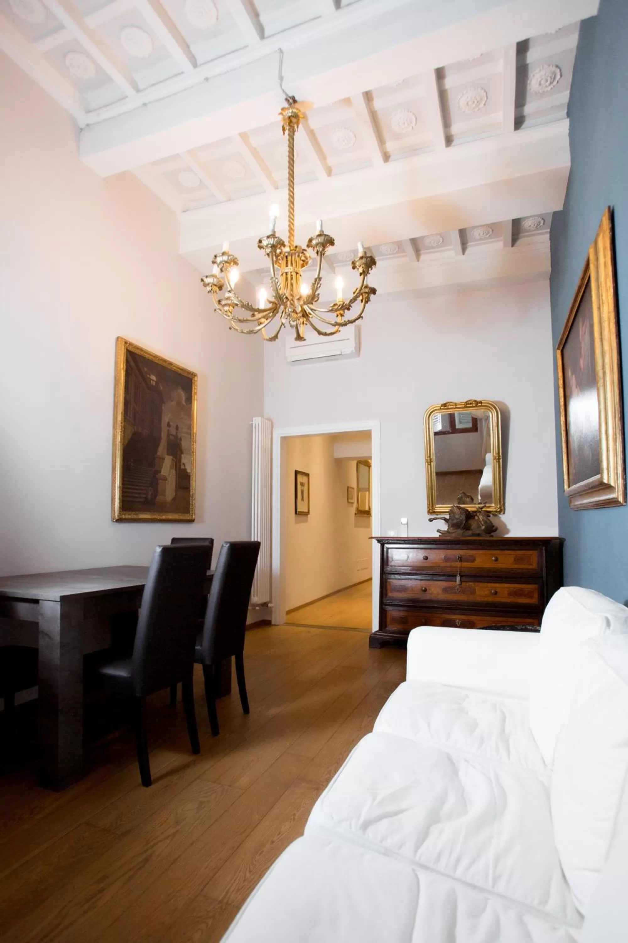 Bed in Borgo Pinti Suites Le Stanze dei Nobili