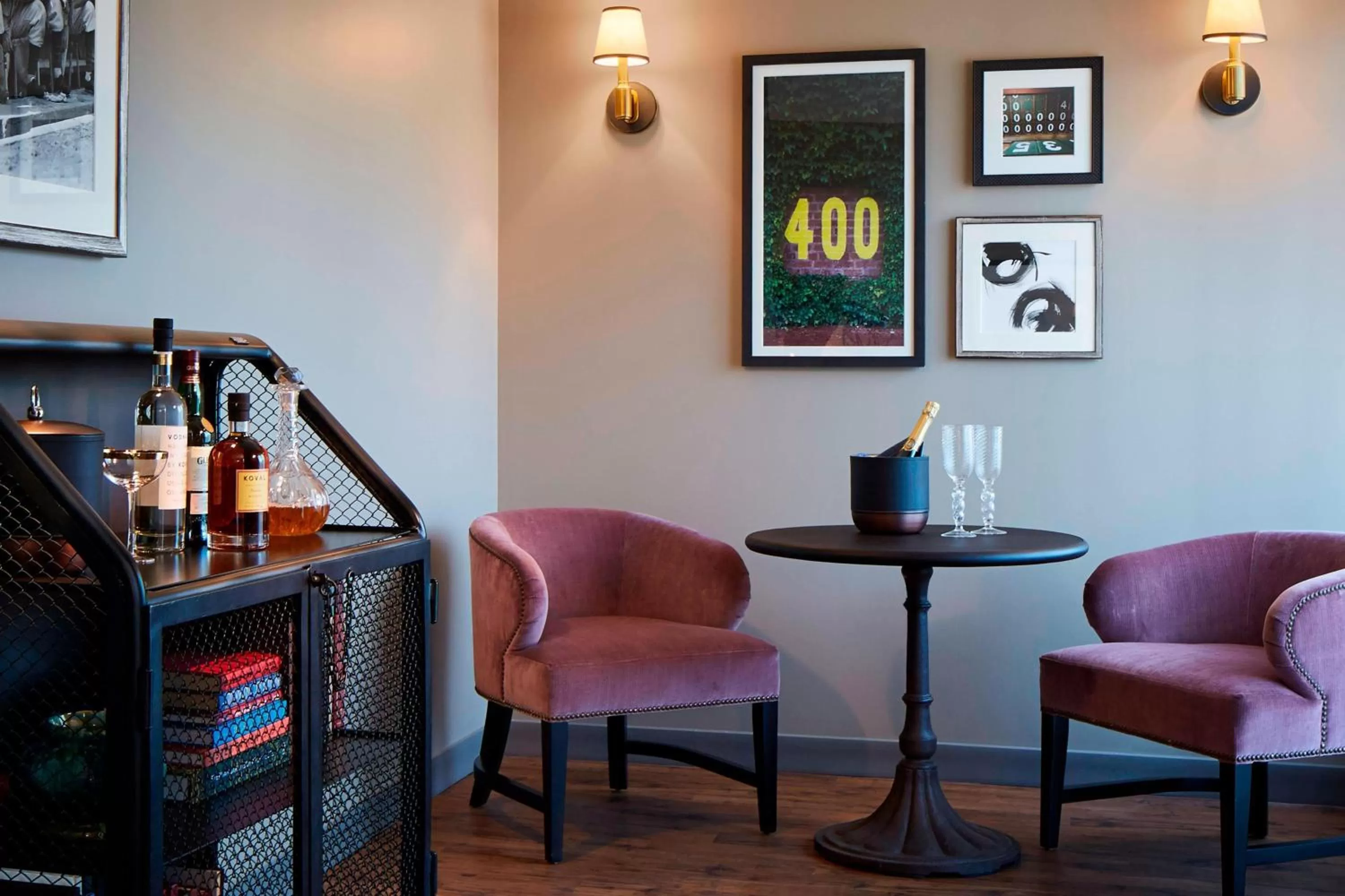 Photo of the whole room in Hotel Zachary, Chicago, a Tribute Portfolio Hotel