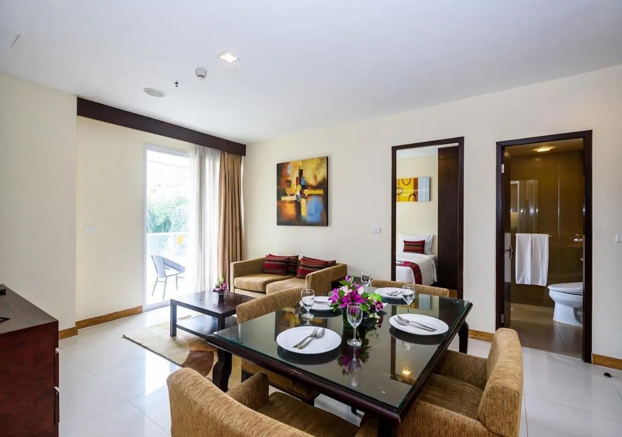 Dining area in Lohas Residences Sukhumvit 2