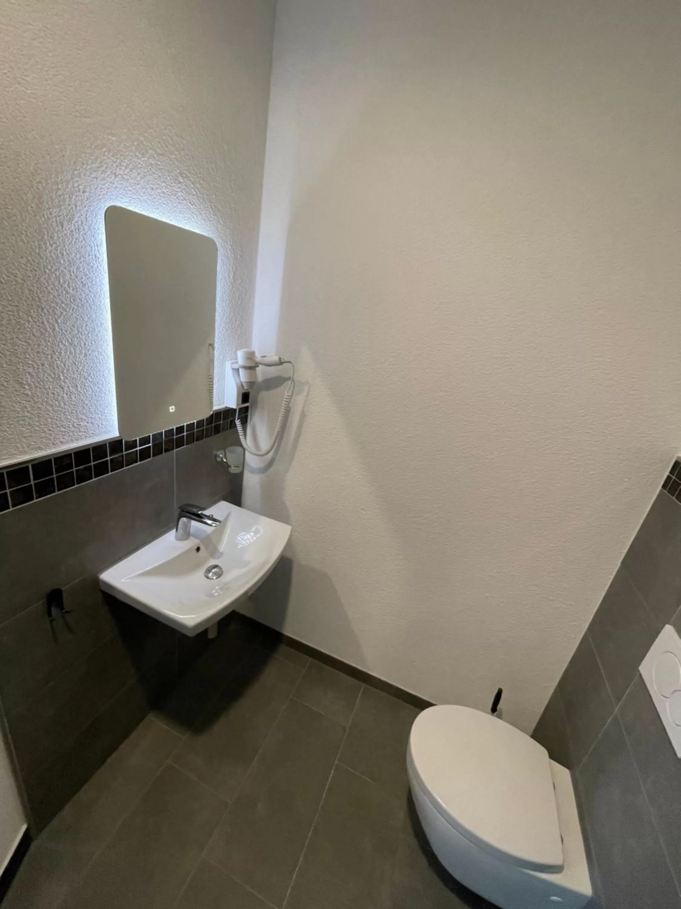 Toilet in Yebs Hotel