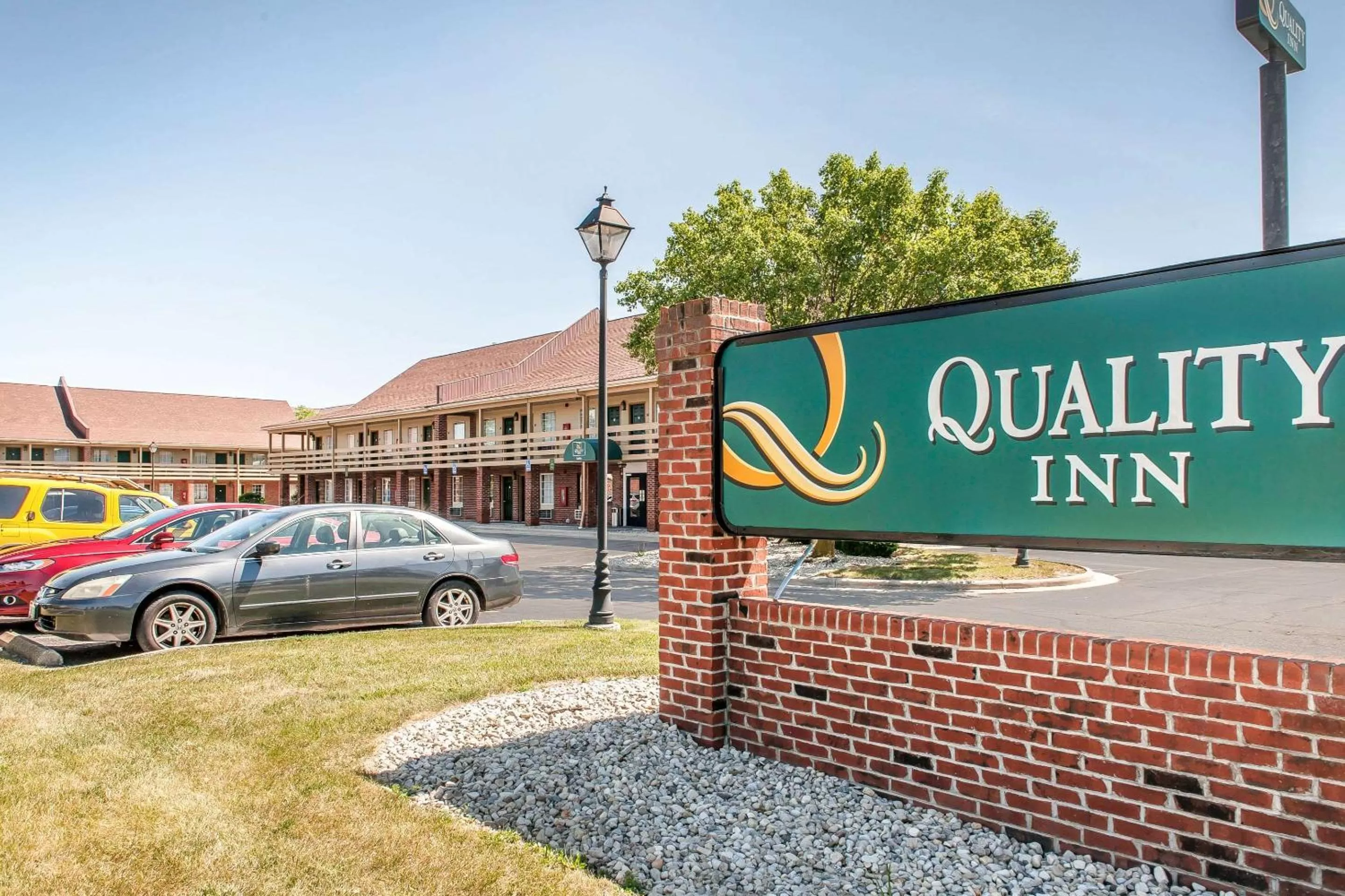 Property building in Quality Inn Findlay