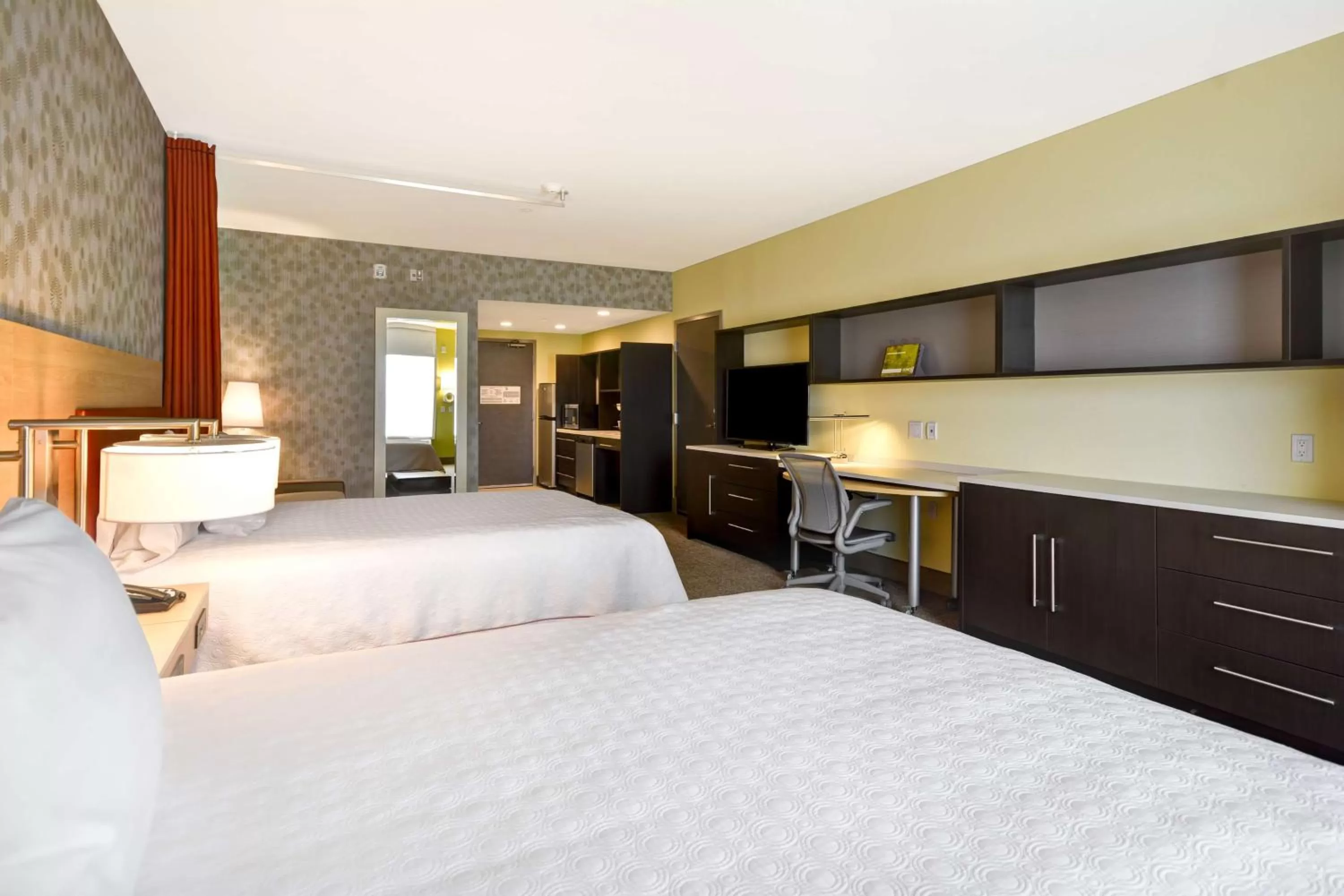 Bedroom, Bed in Home2 Suites By Hilton Hanford Lemoore