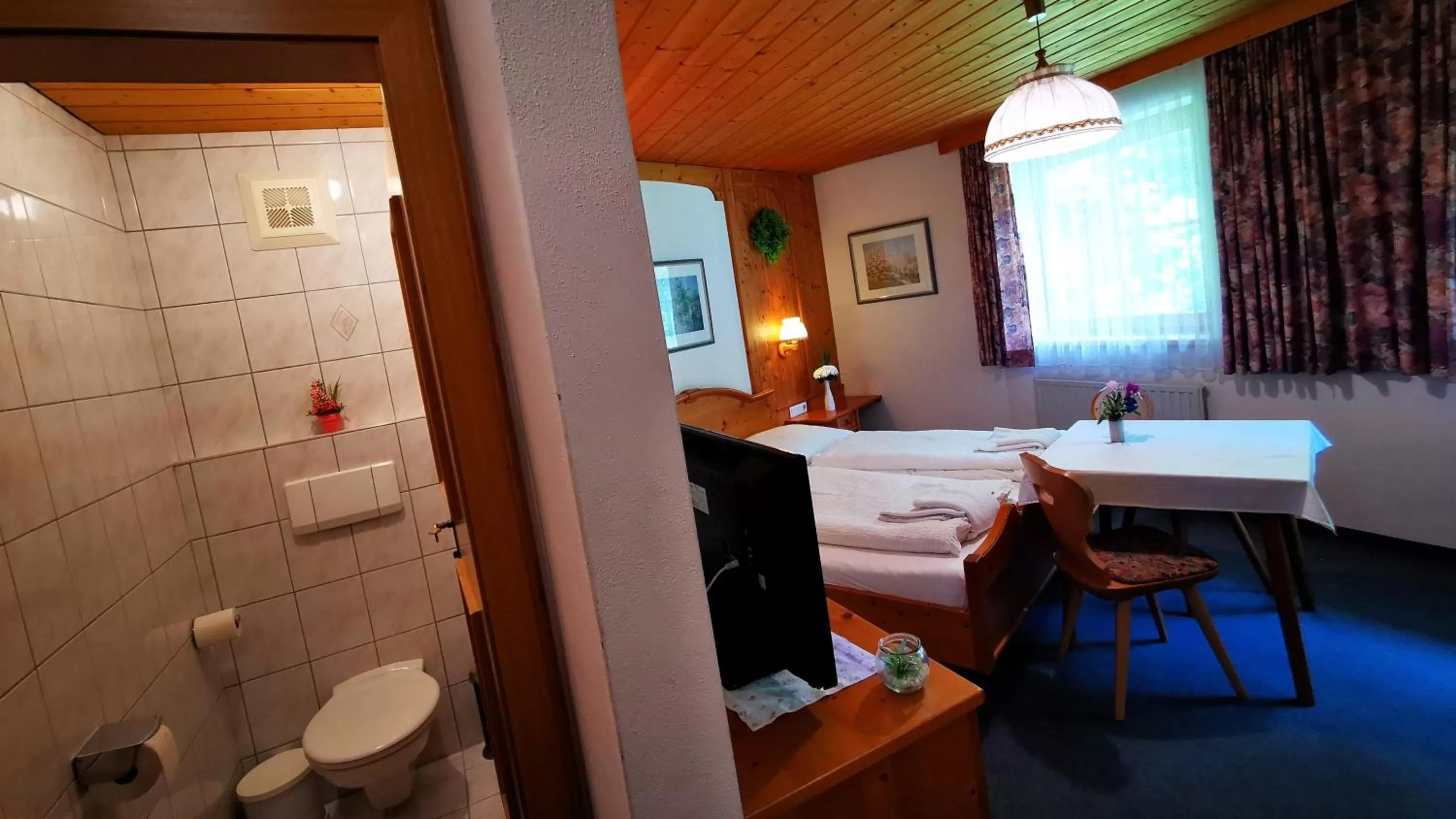 Toilet, Bathroom in Gasthof Geronimo