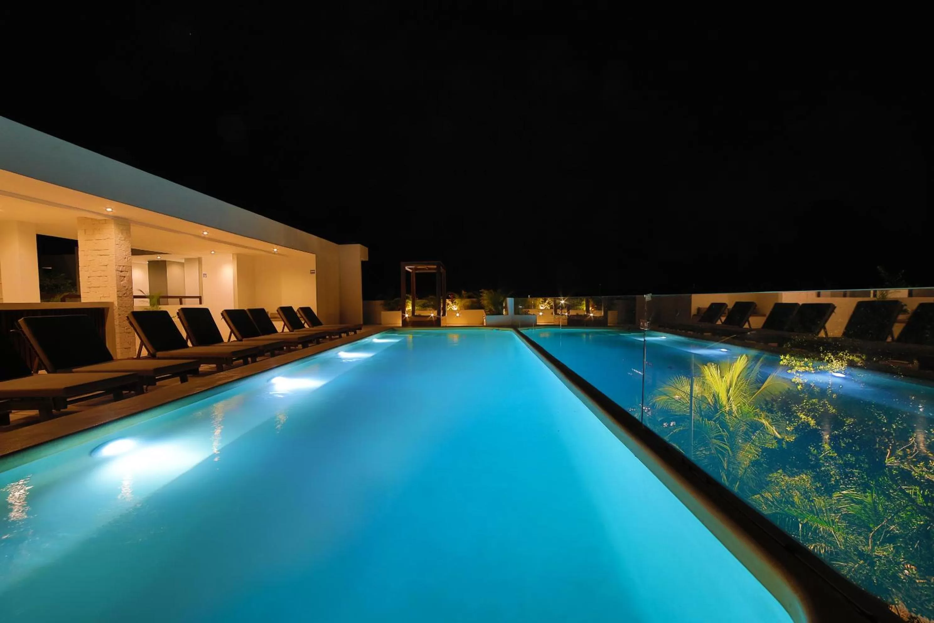 Swimming pool in Hotel Blanco Tulum Adults Only