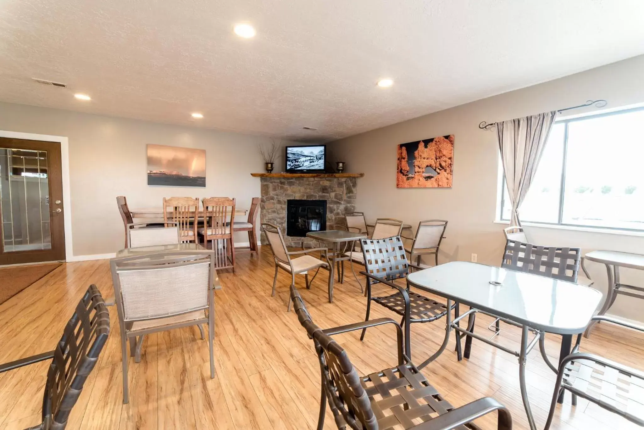 Standard King Room in Red Ledges Inn Standard King Room in Red Ledges Inn