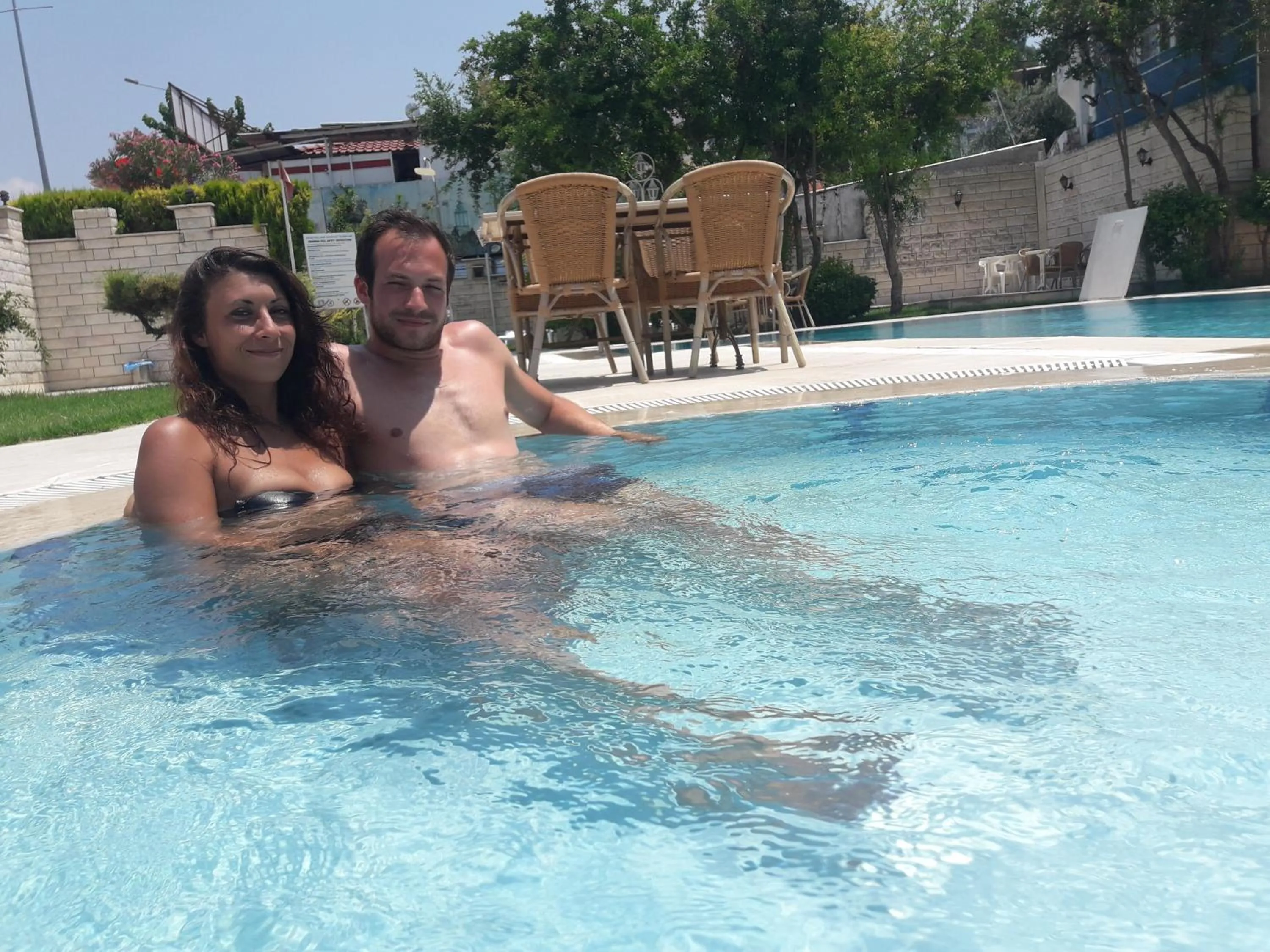 People in Hotel HAL-TUR