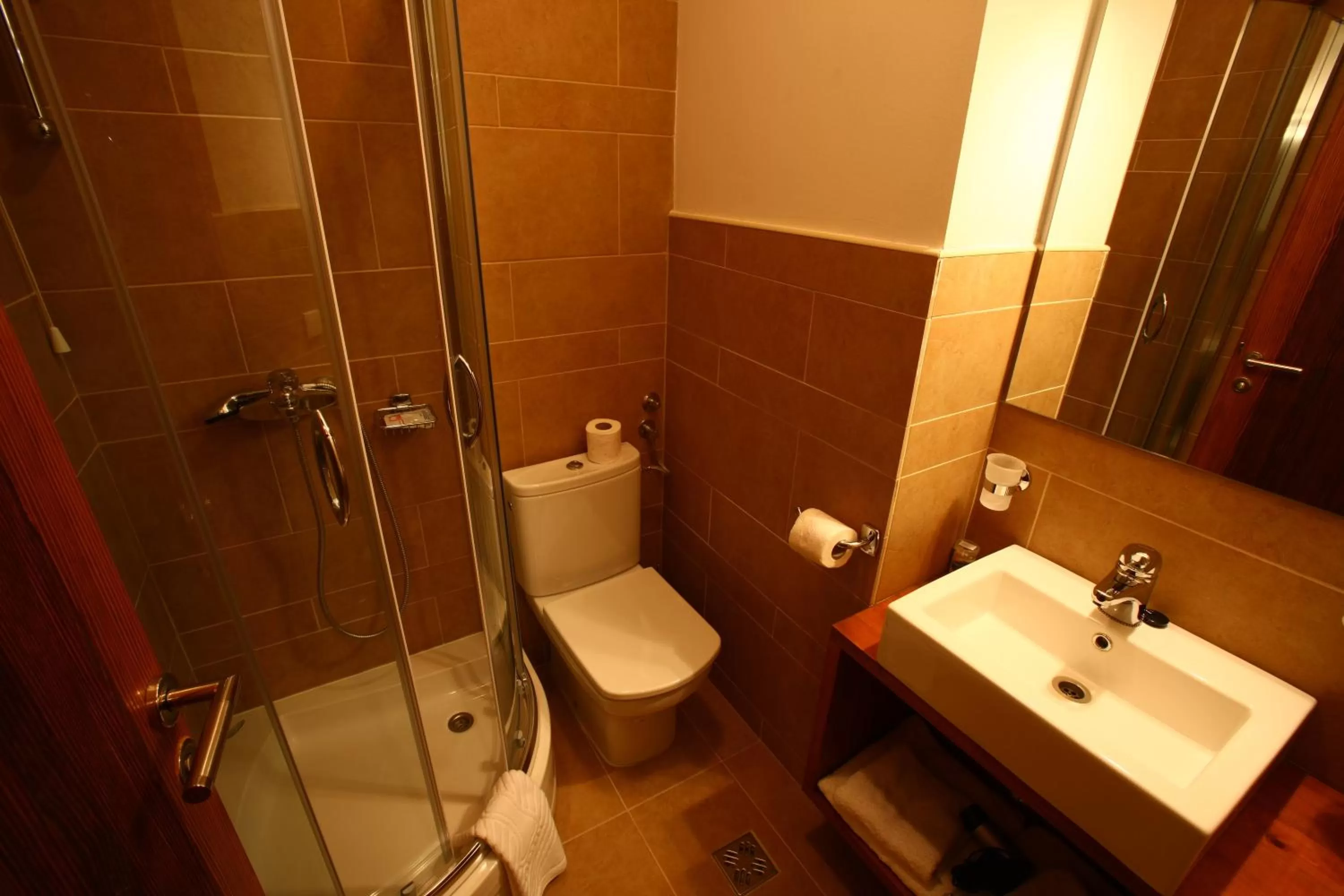 Shower, Bathroom in Garni Hotel Konak