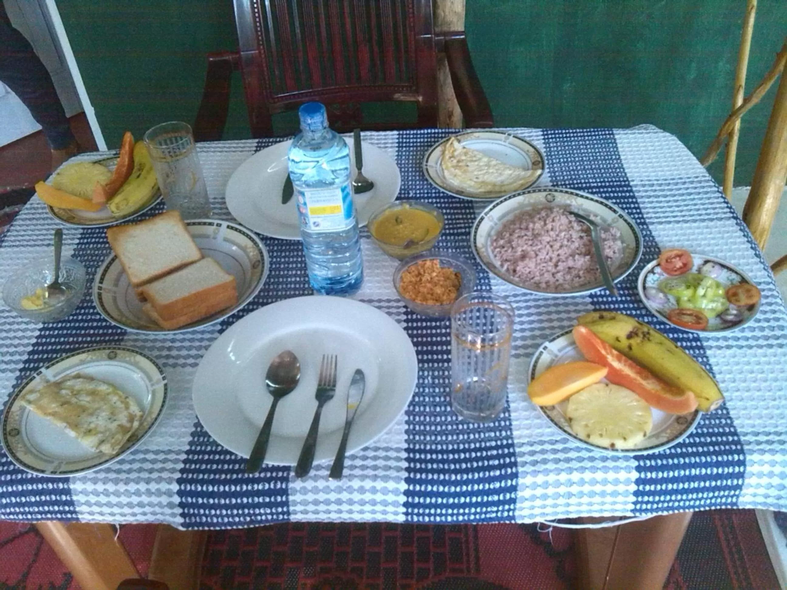 Breakfast in Green Lantern Inn