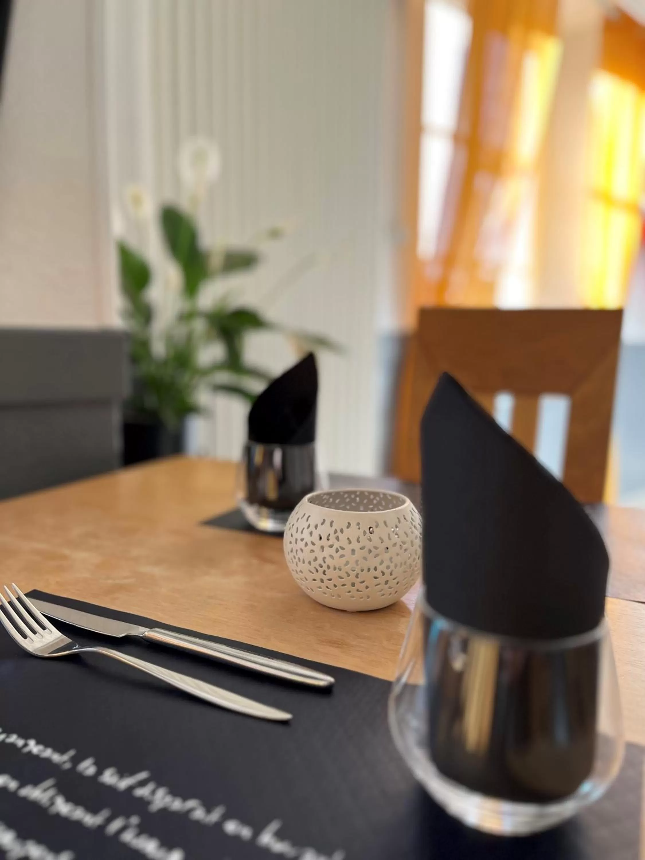 Restaurant/Places to Eat in Enzo Hotels Neufchâteau by Kyriad Direct