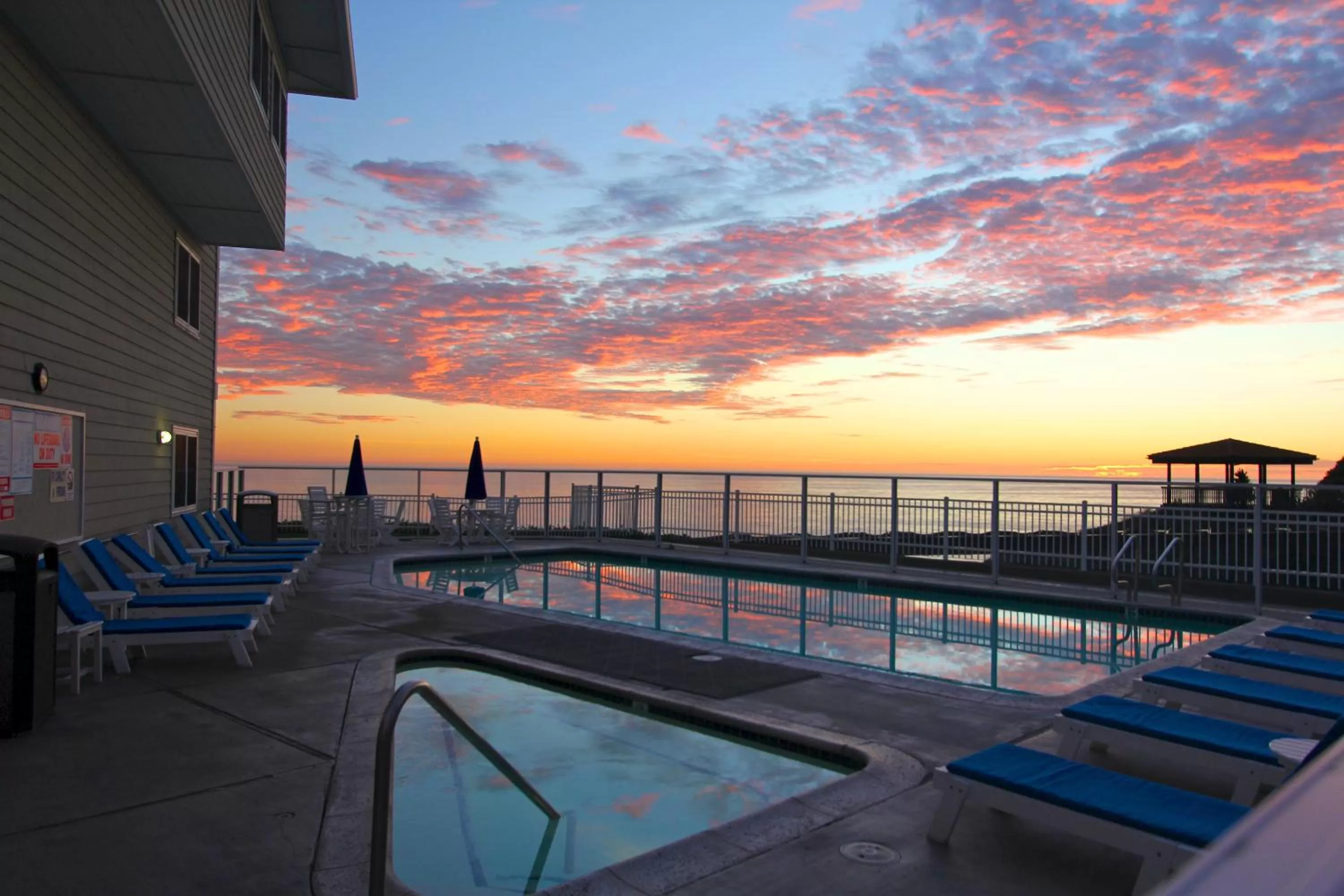 Pool view in Pismo Lighthouse Suites