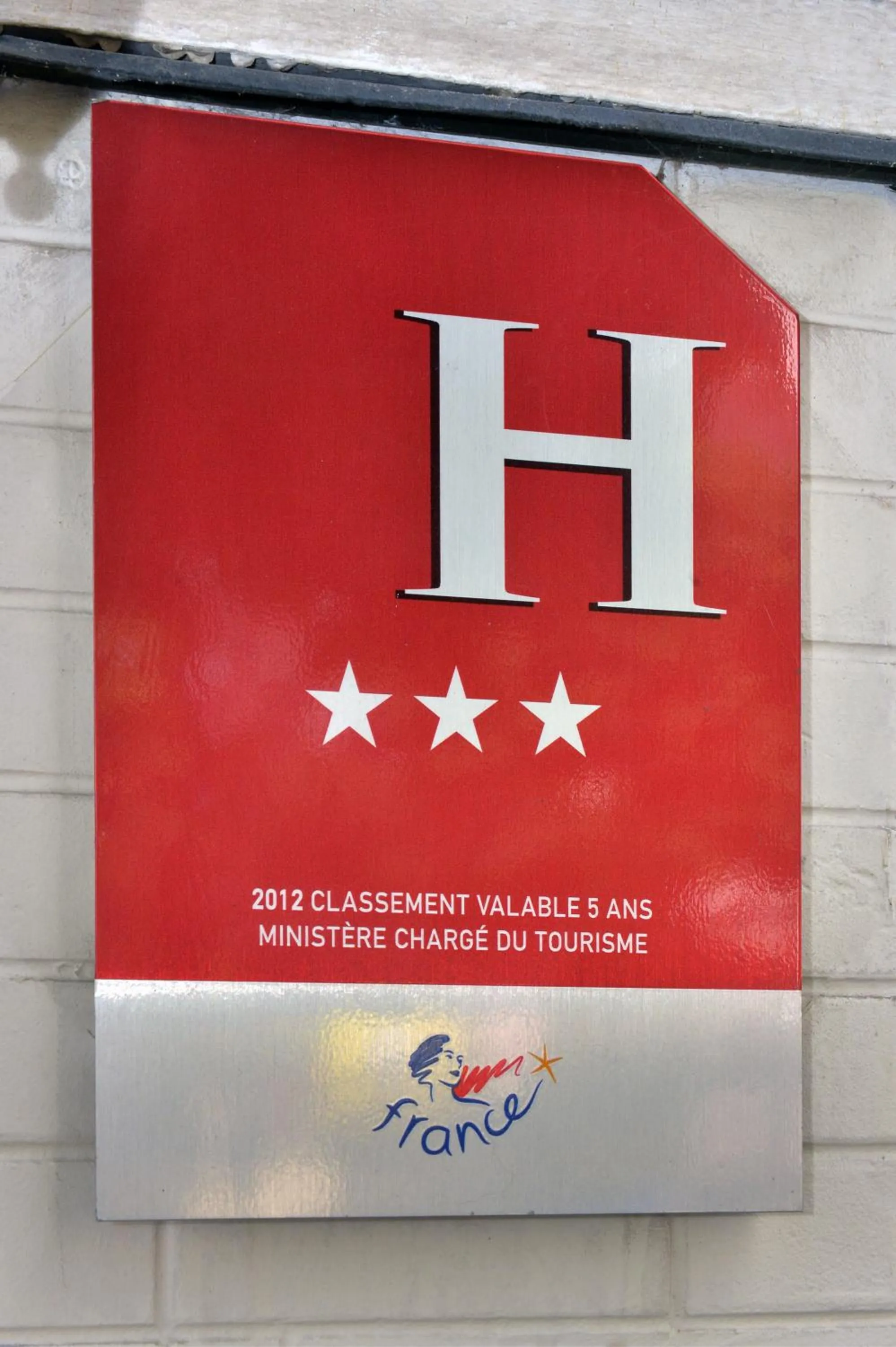 Certificate/Award in Hotel Douglas