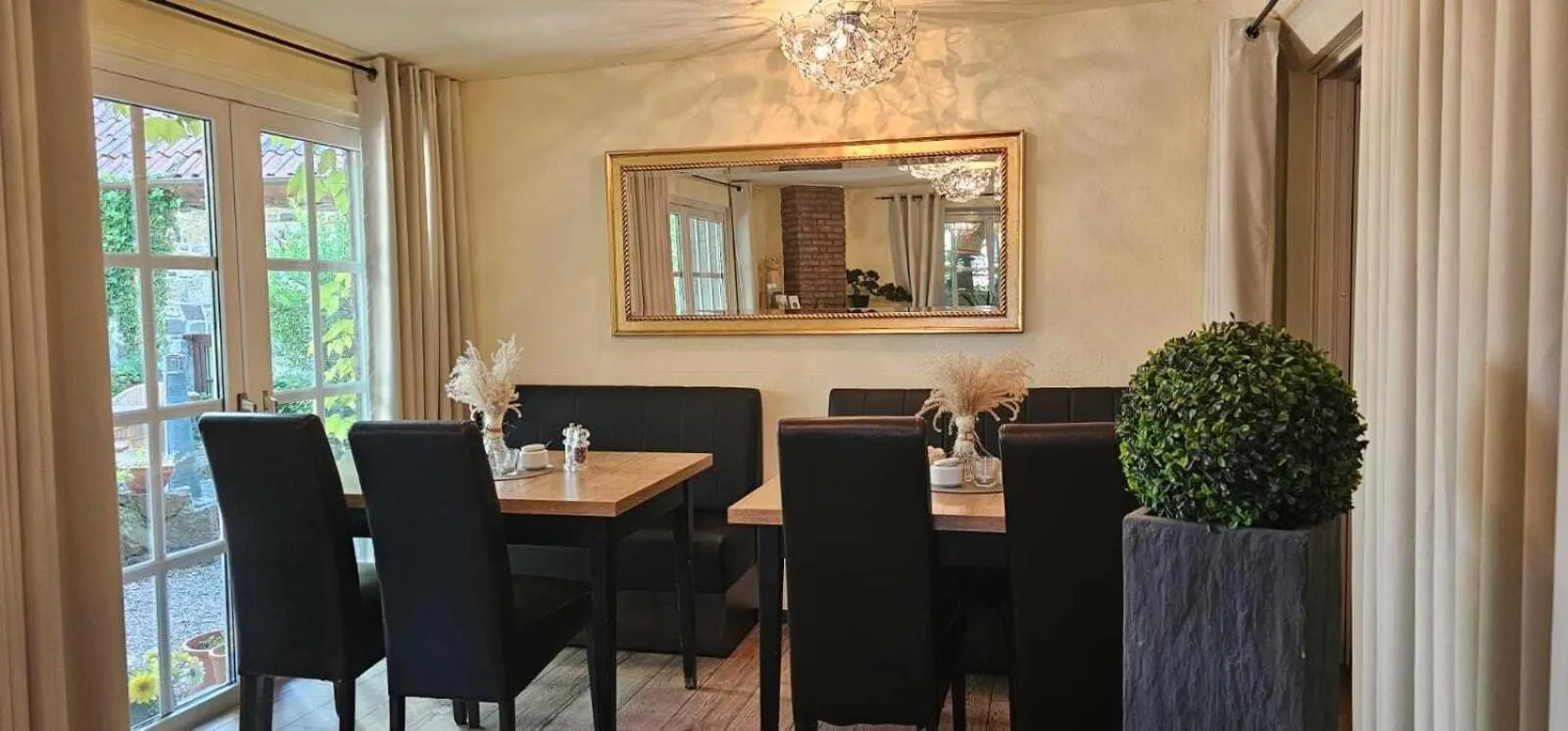 Dining Area in Altes Backhaus