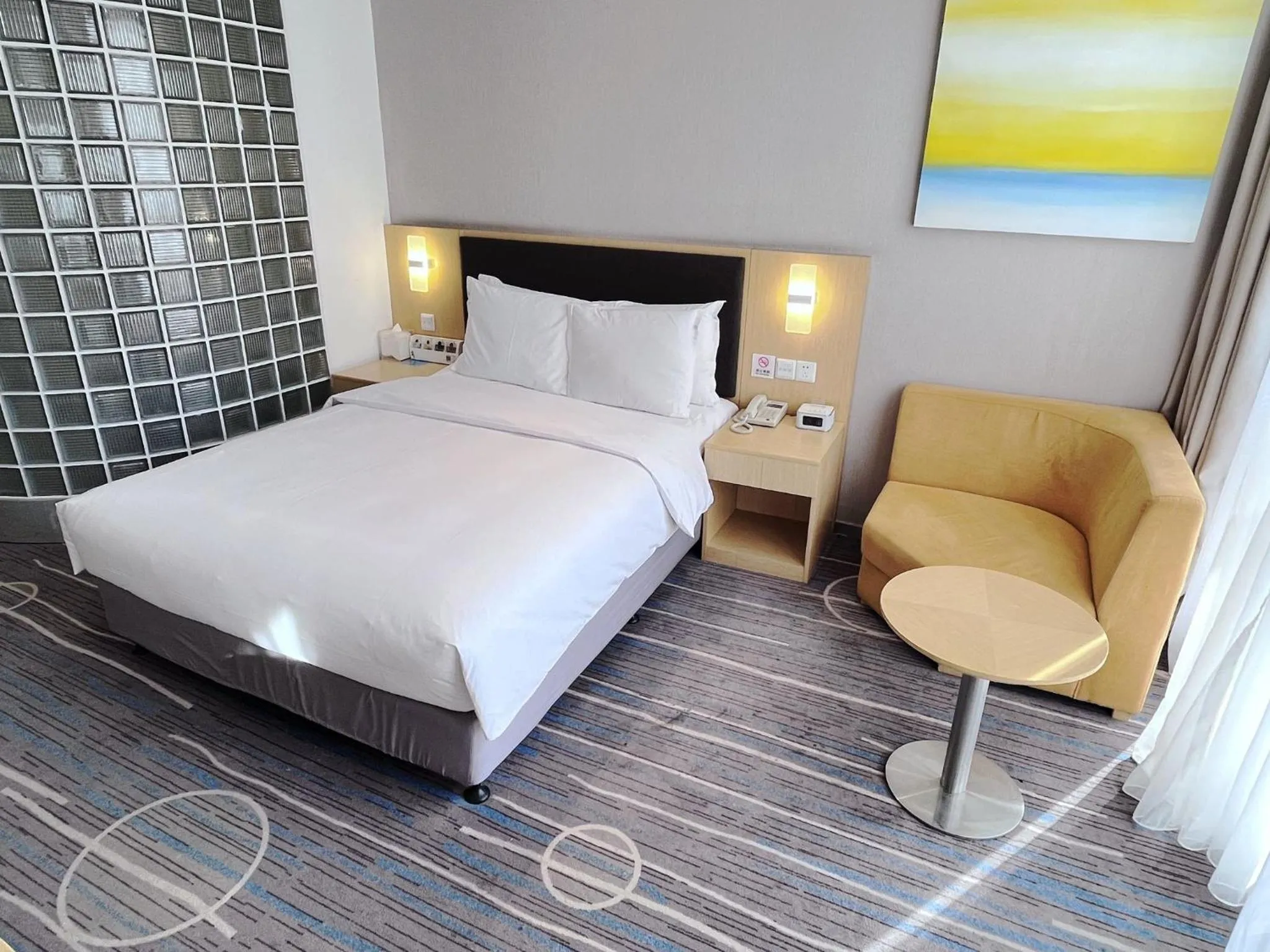 Photo of the whole room, Bed in Holiday Inn Express Shijiazhuang Heping by IHG