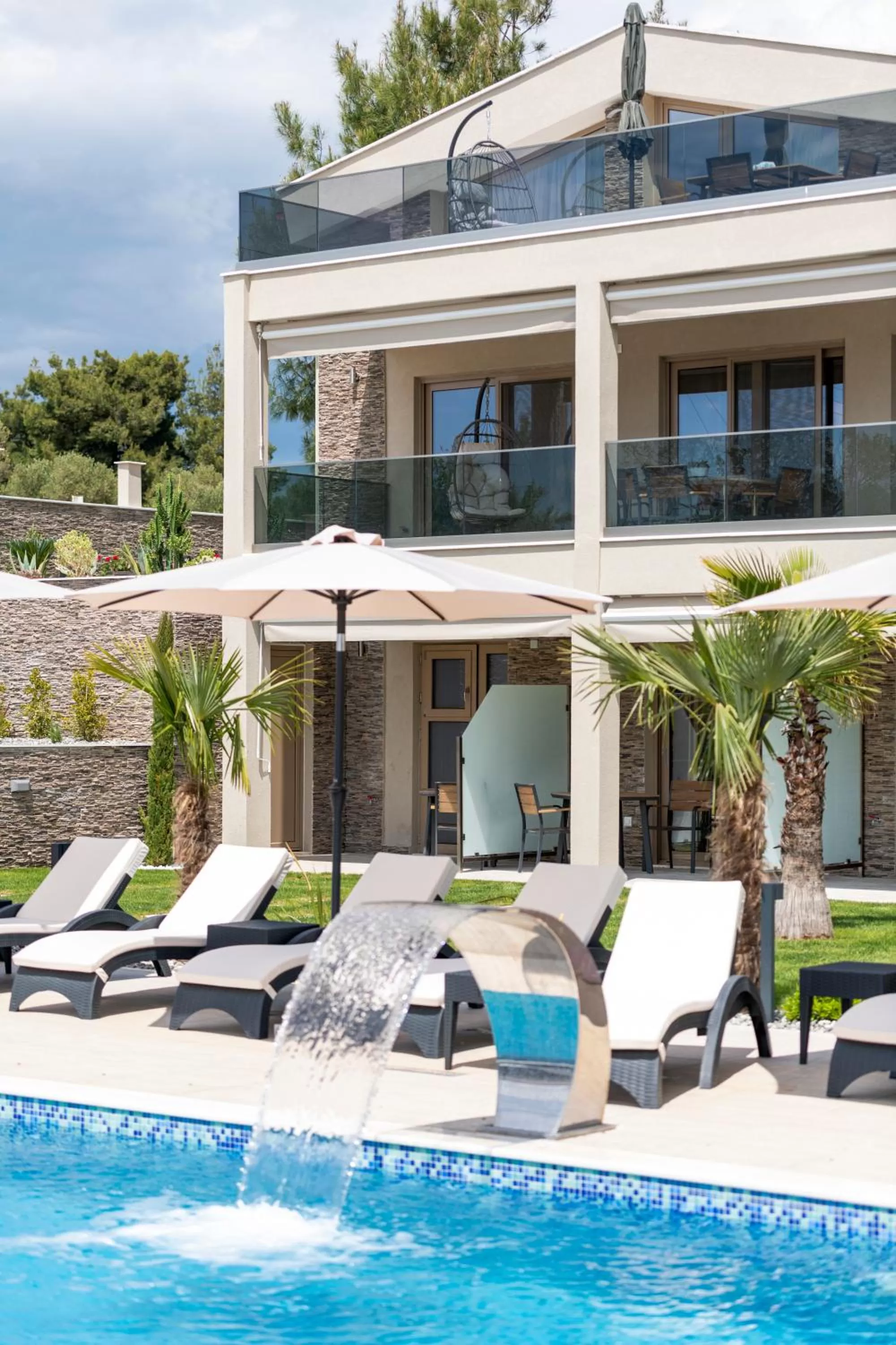 Property building in Villa Sara