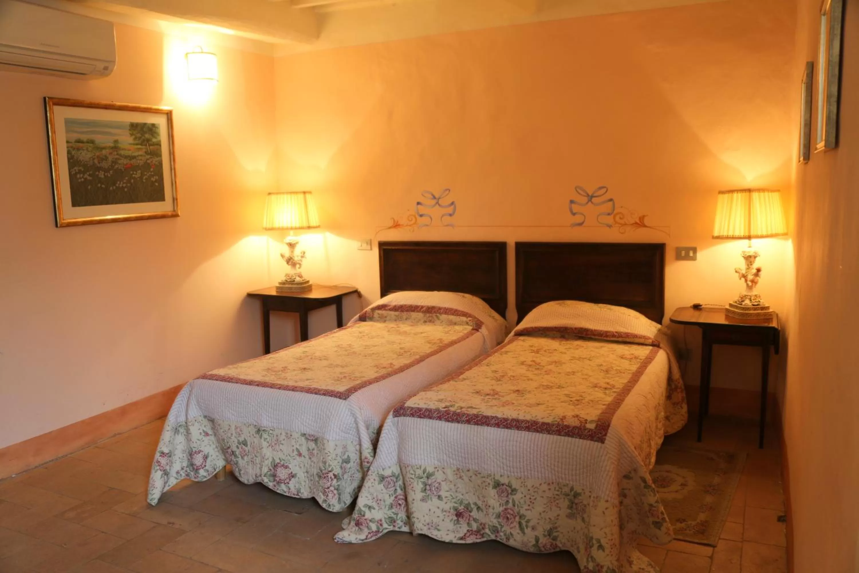 Photo of the whole room, Bed in Locanda Guidi