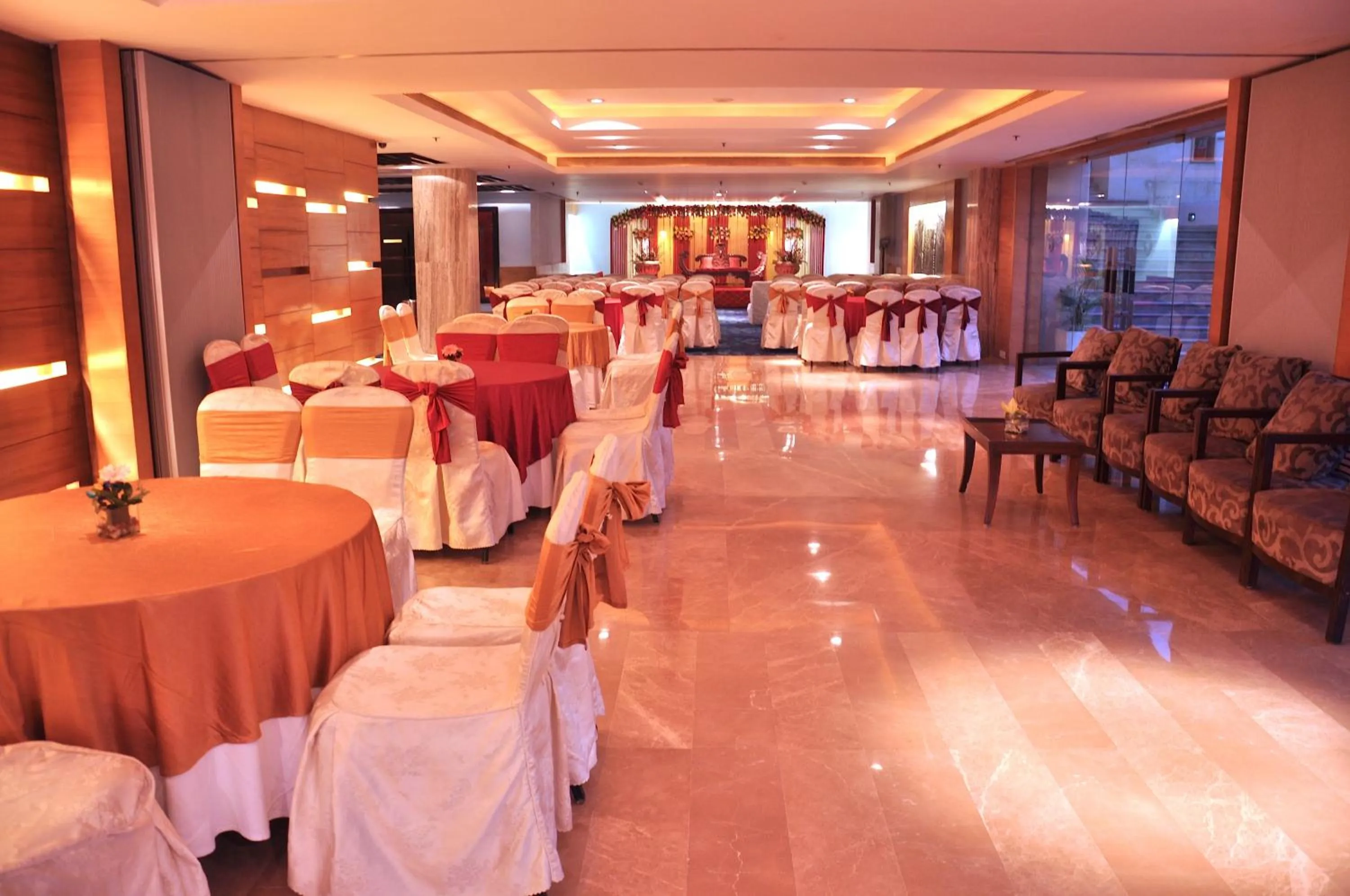 Business facilities in Fortune Sector 27, Noida - Member ITC Hotels' Group