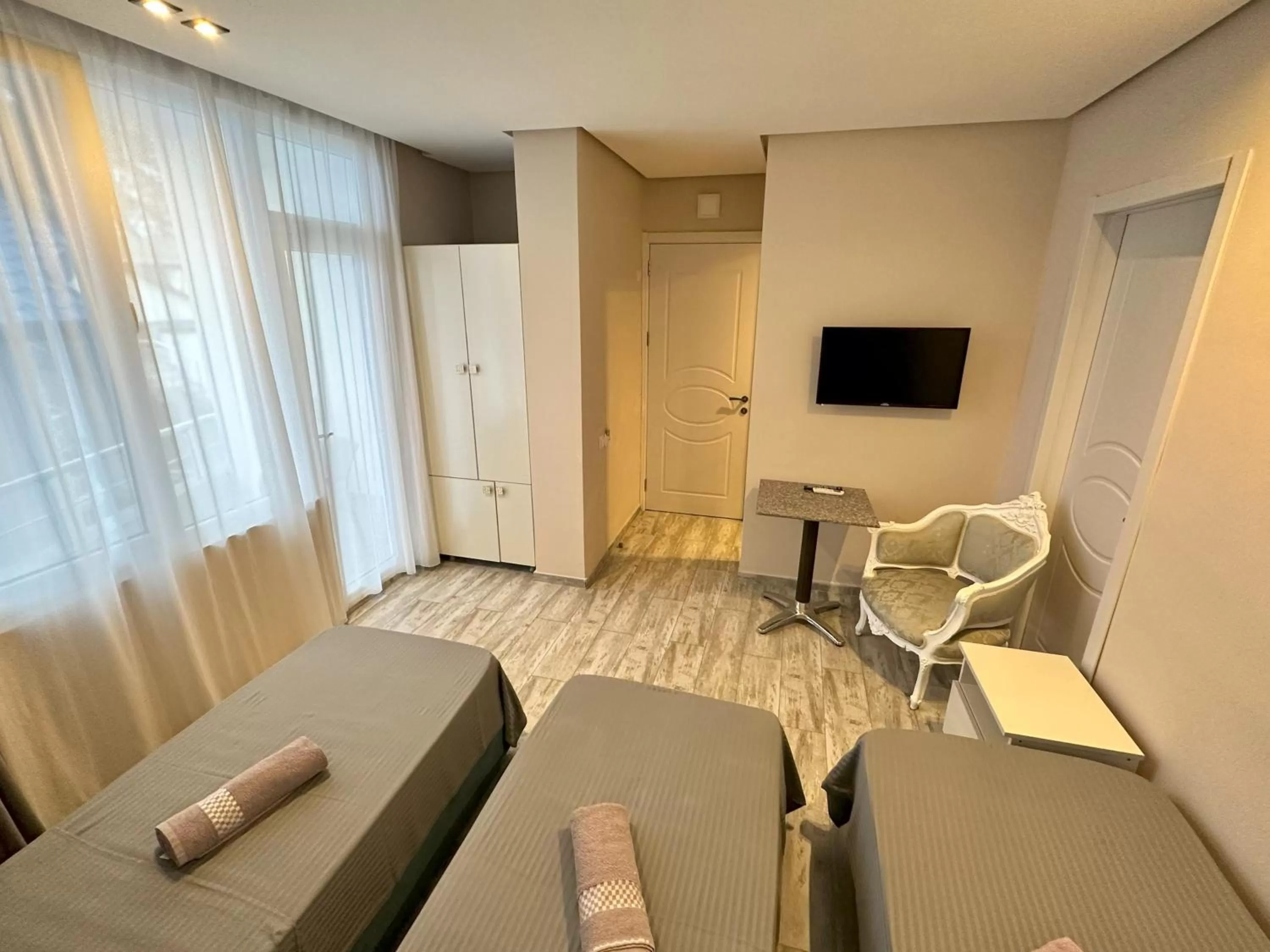 Photo of the whole room, Seating Area in National+