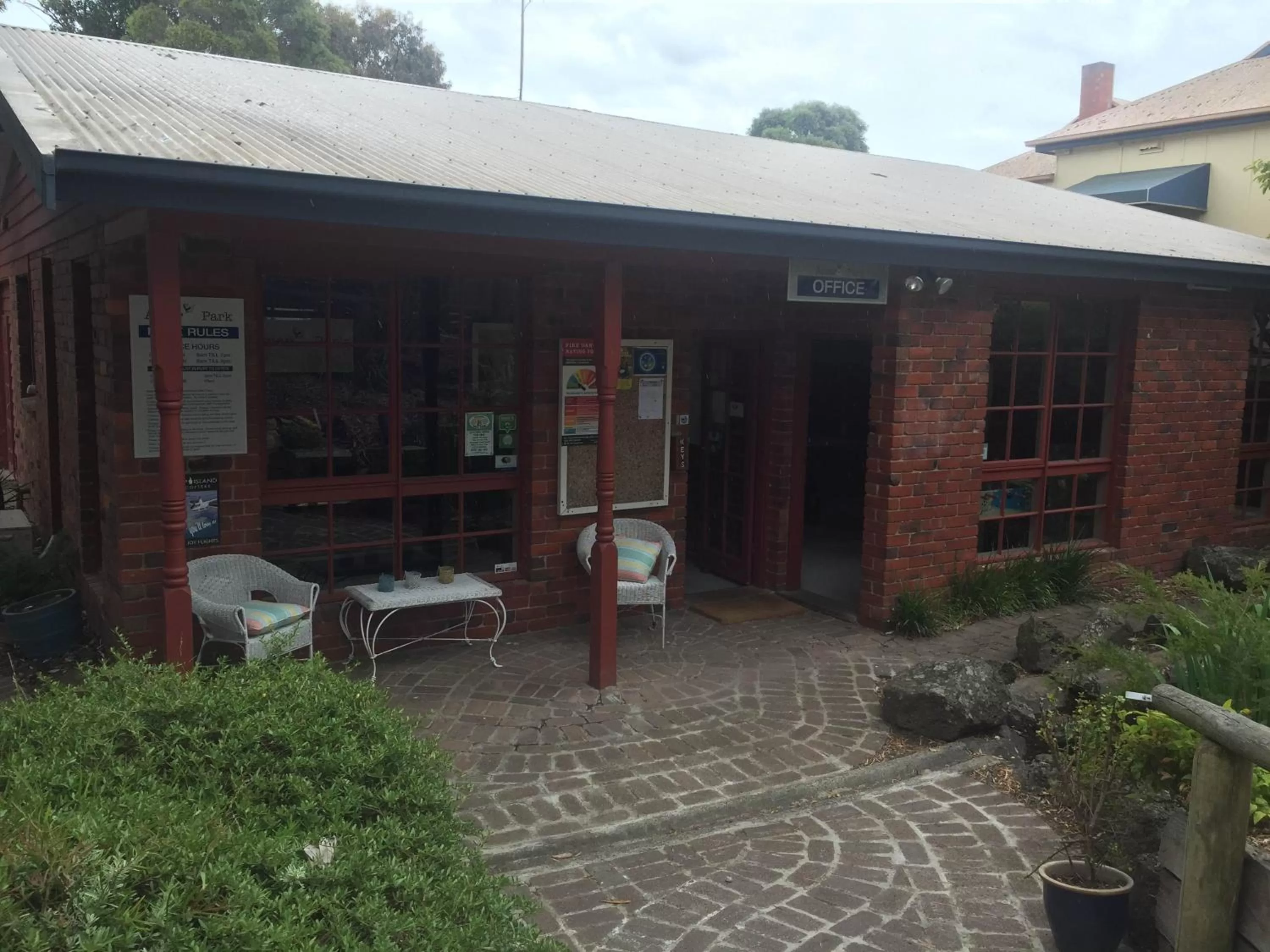 Facade/entrance in Amaroo Park