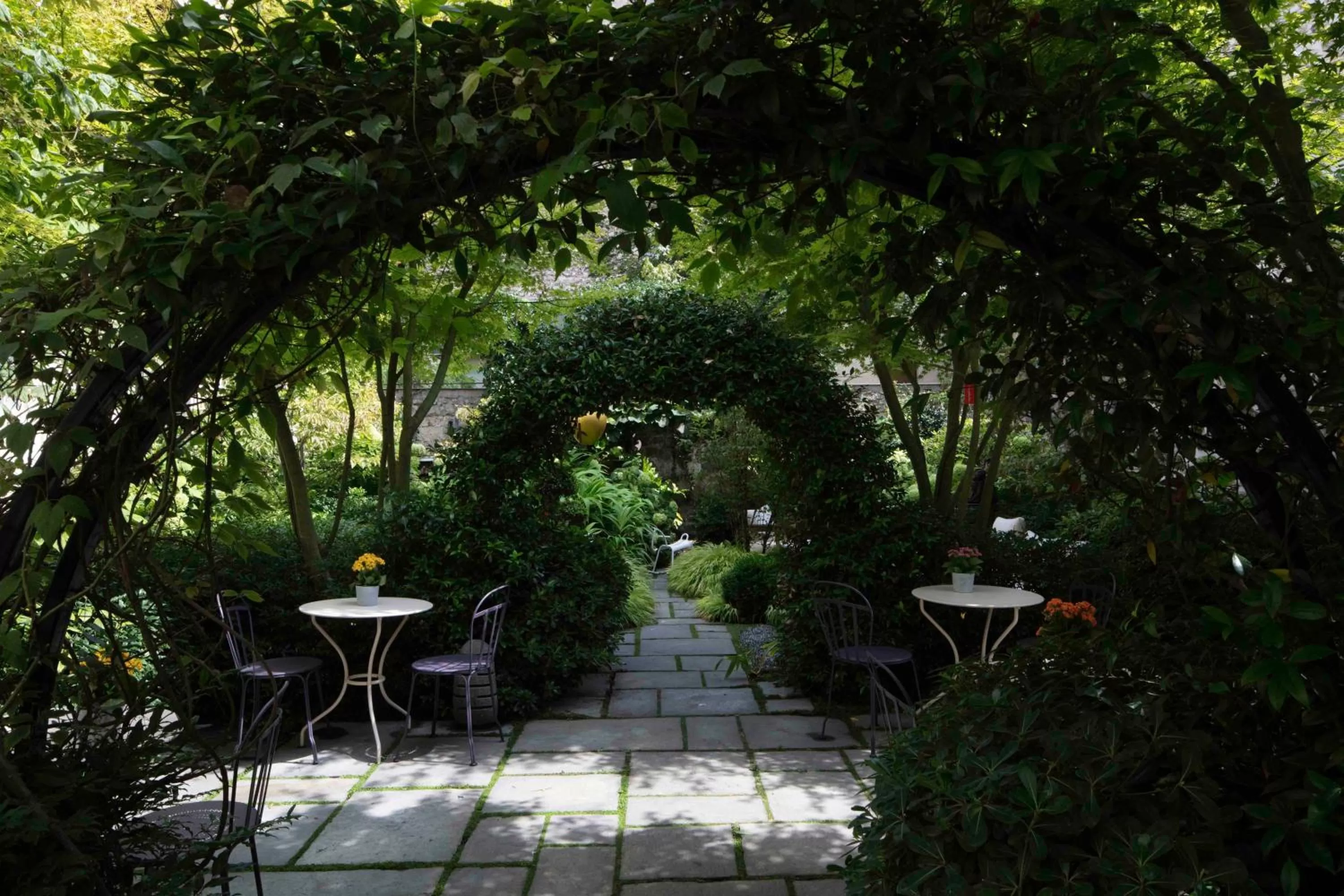 Garden in Hôtel Regent's Garden - Astotel