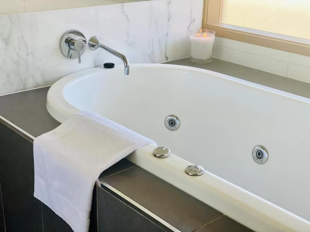 Bathroom in Byron Butter Factory Apartments