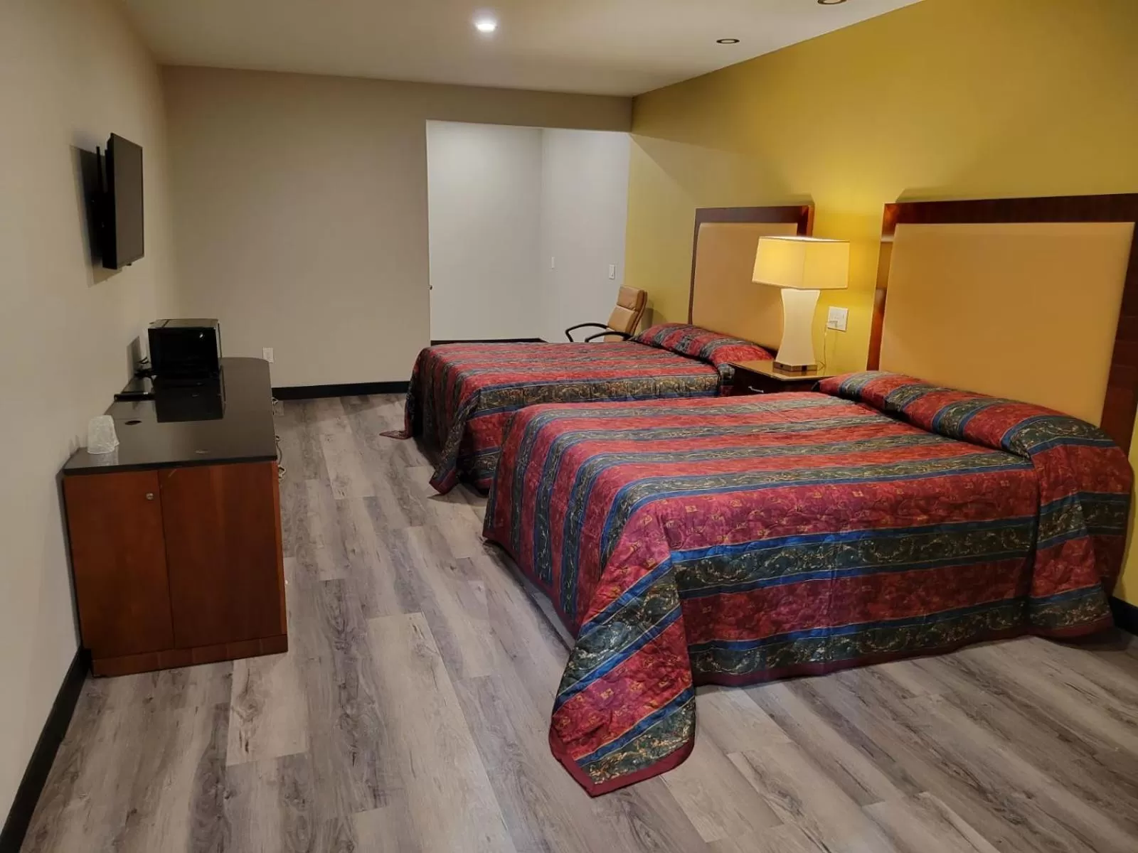 Photo of the whole room in Stadium Inn & Spas