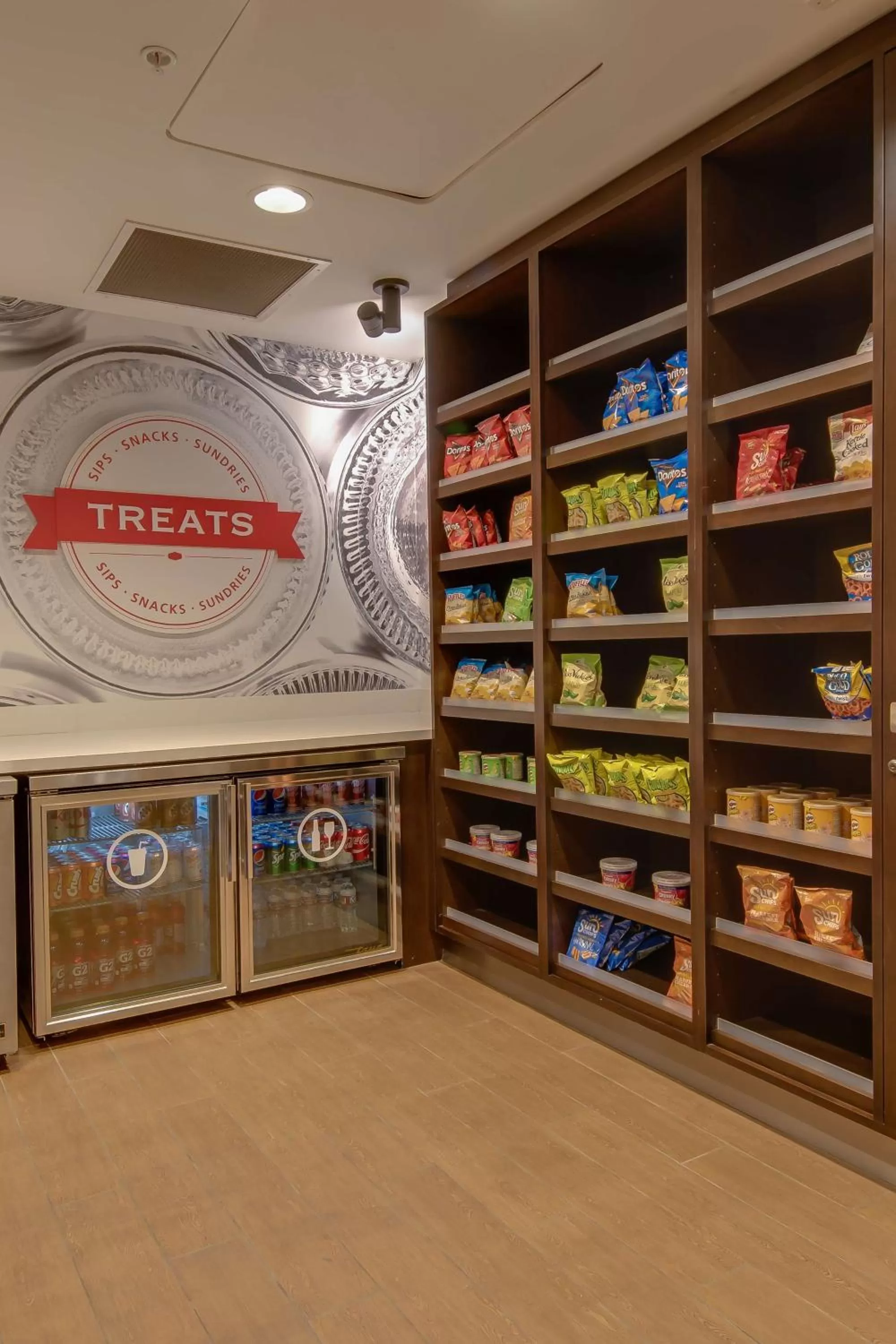 Dining area in Hampton Inn & Suites Los Angeles - Glendale