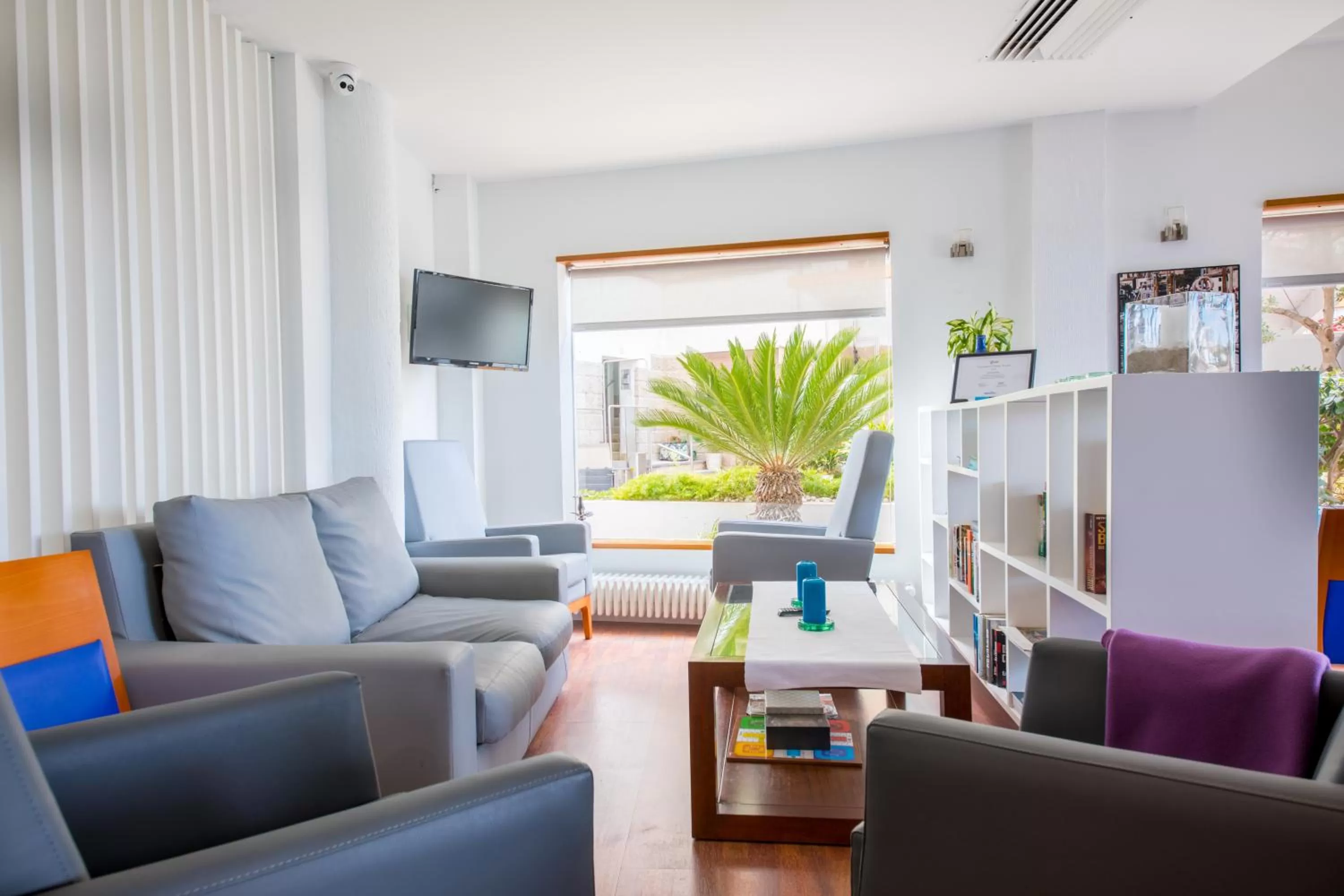 Seating area in Los Geranios