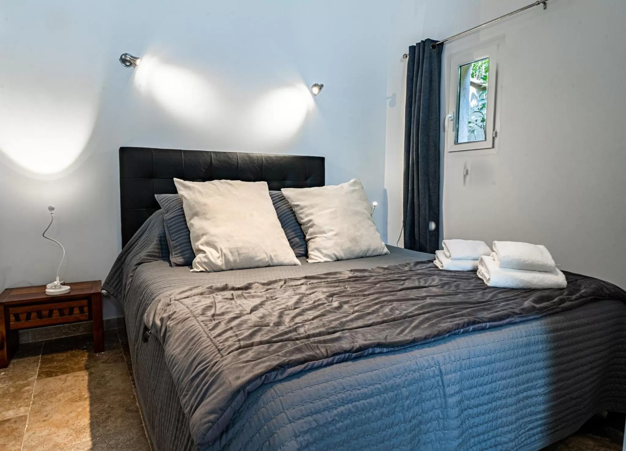 Property building, Bed in Domaine de l'Aufrene