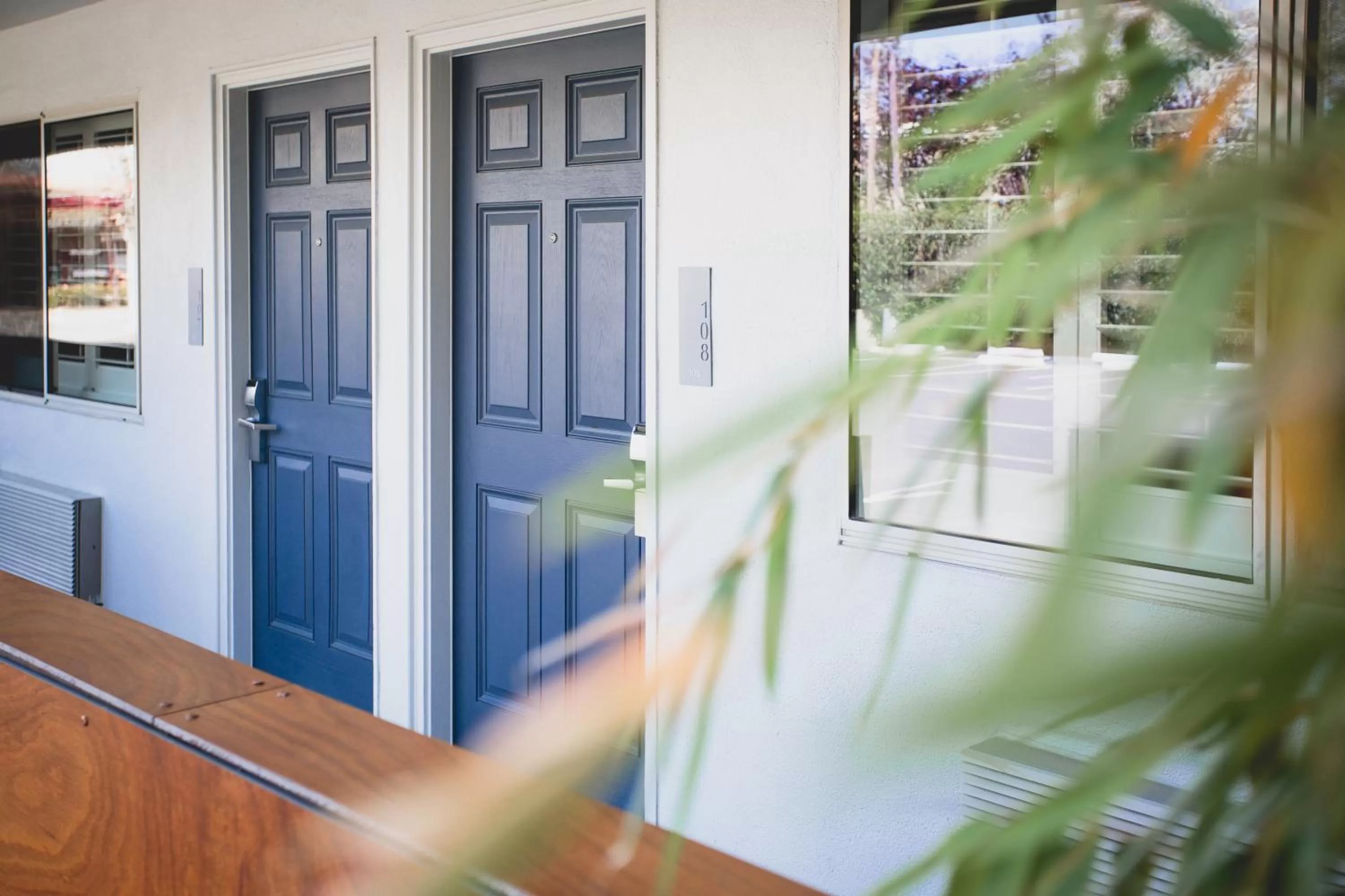 Decorative detail in Menlo Park Inn