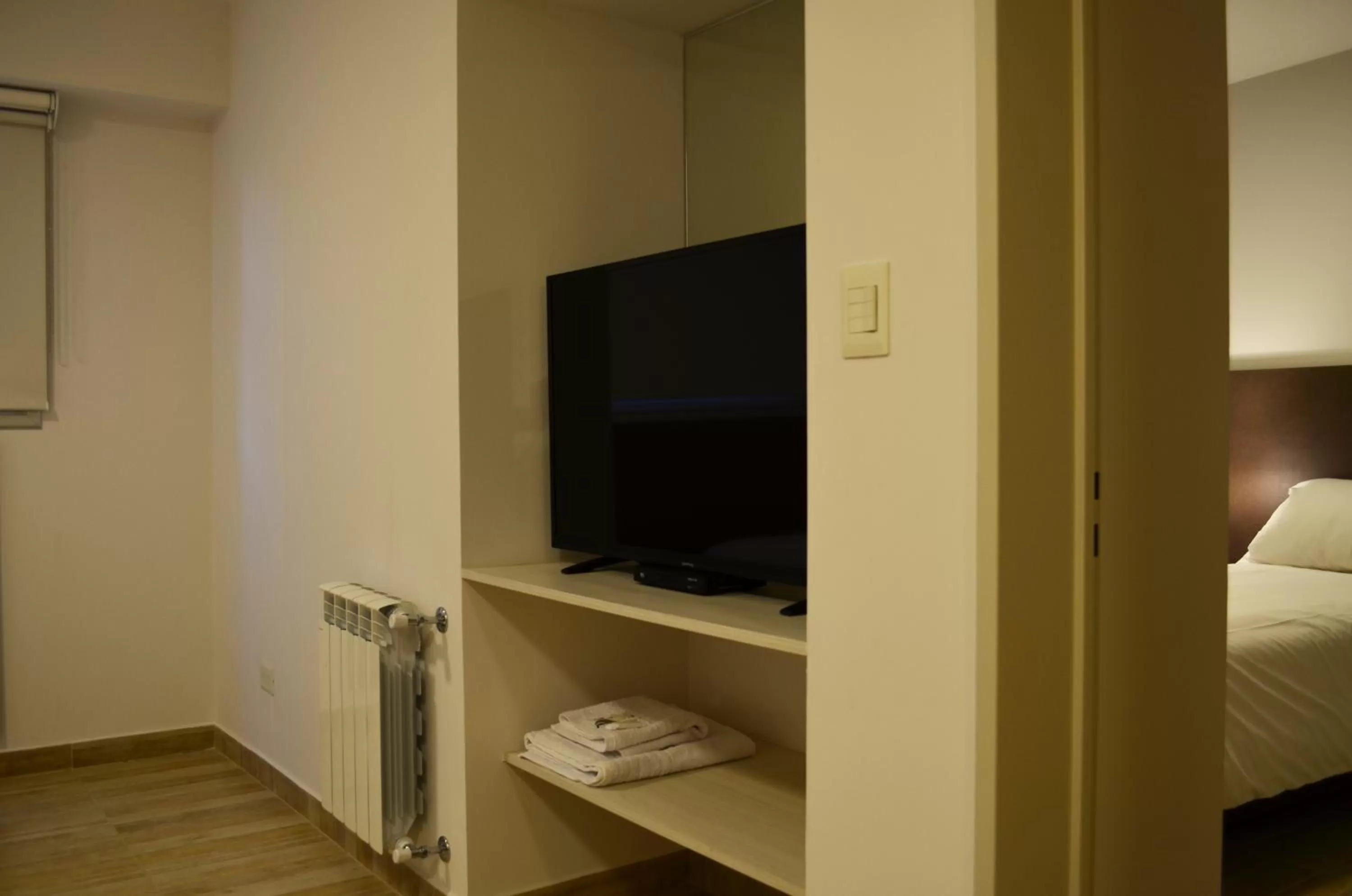 TV and multimedia, TV/Entertainment Center in Hotel Bait