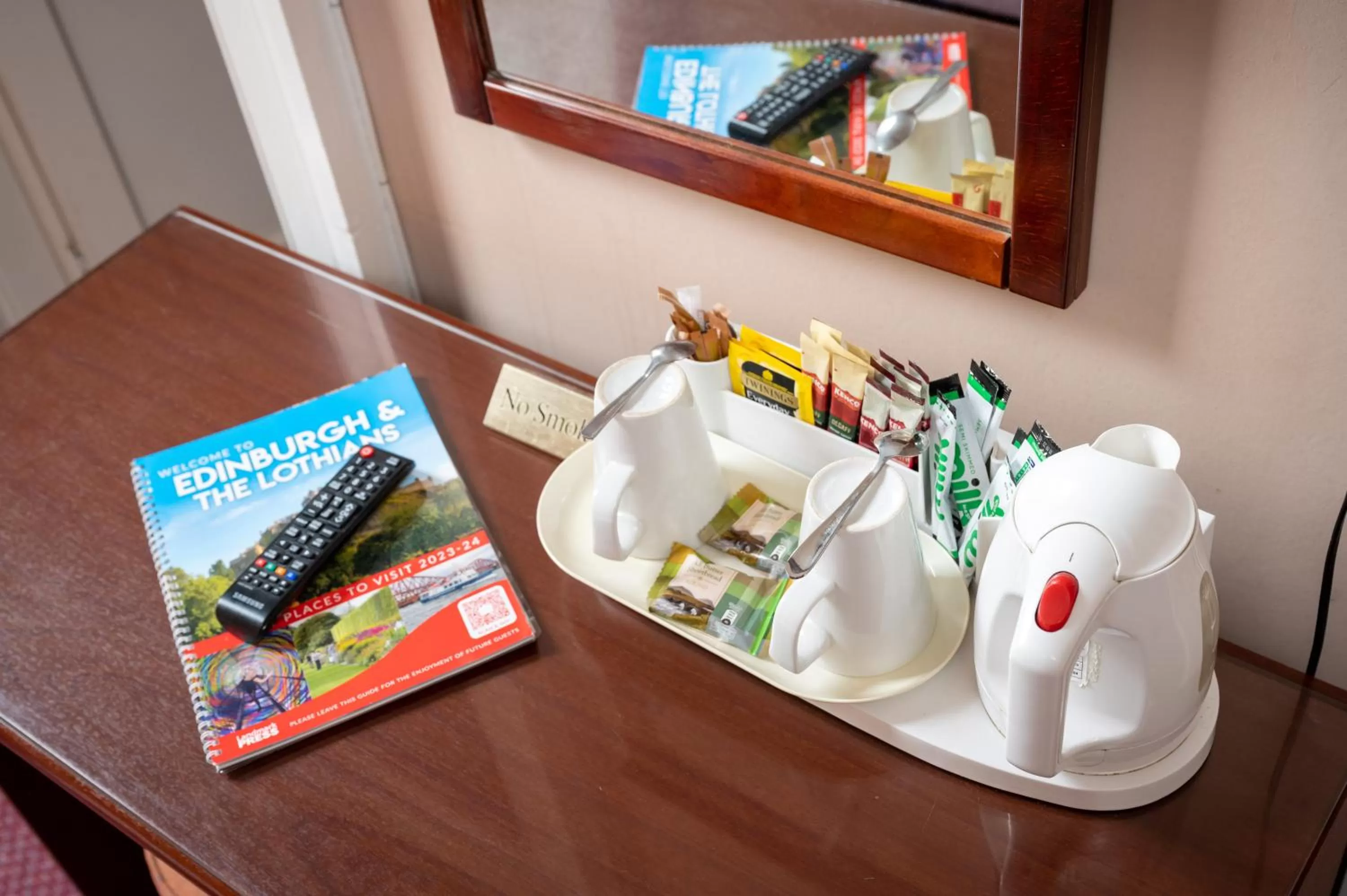 Coffee/tea facilities in Edinburgh Whisky House Hotel