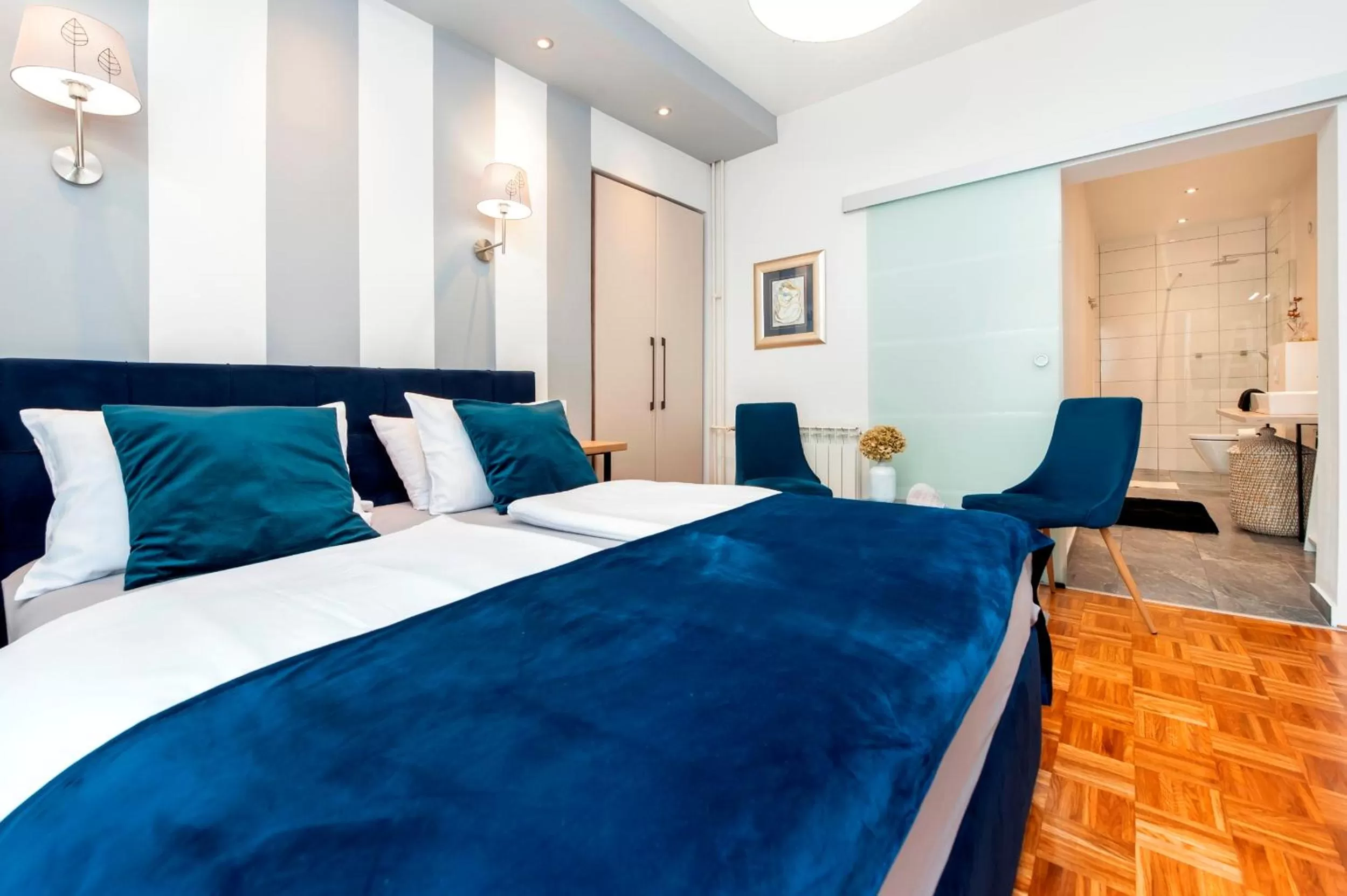 Bed in Villa B&B Marina & Parking Free