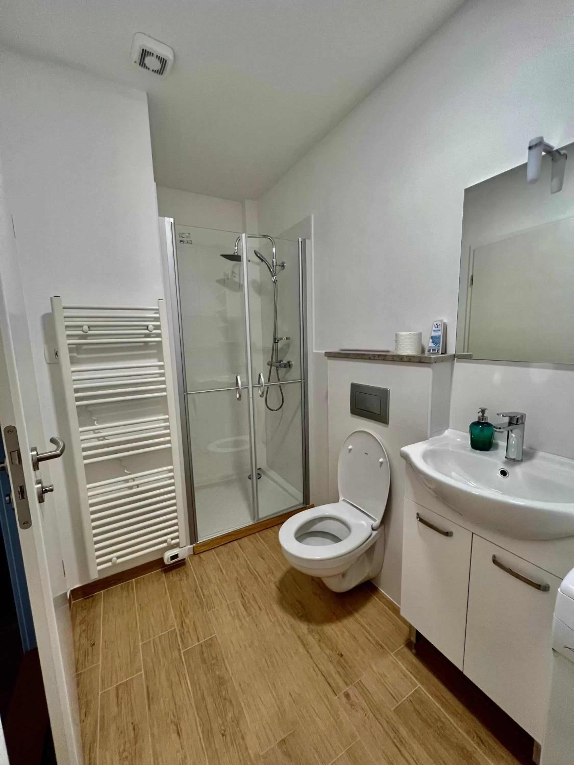 Bathroom in HOP HOUSE Garni Hotel